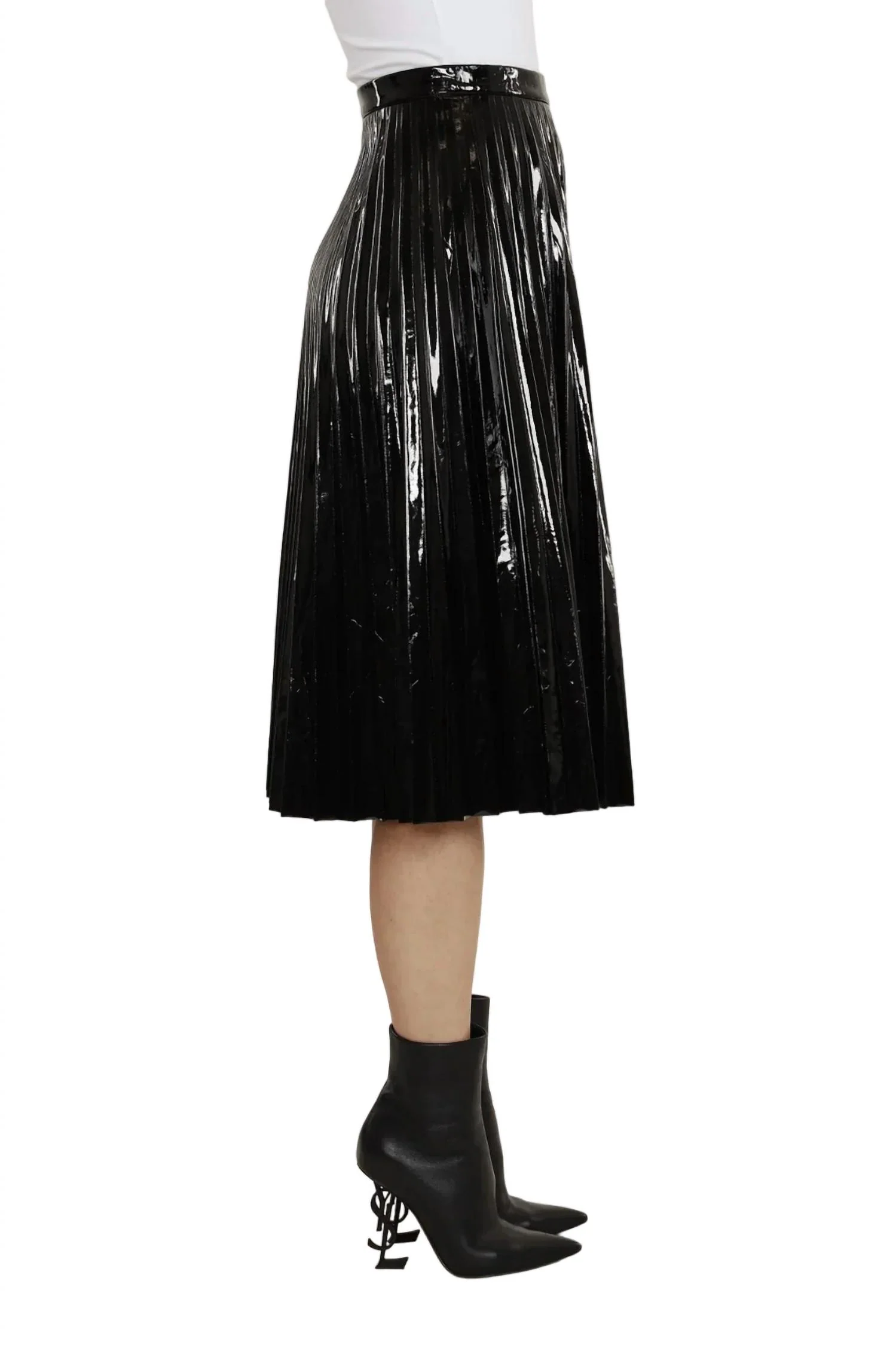 Patent Leather Pleated Skirt In Black