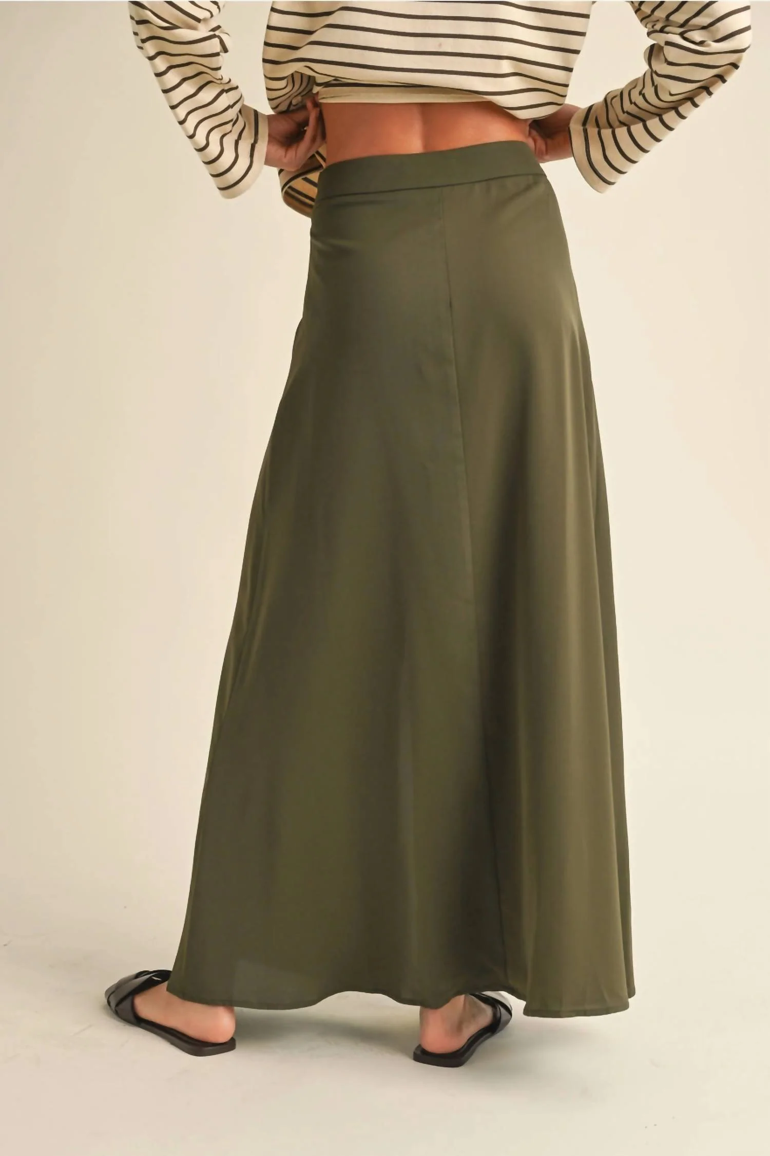 Syida Long Slit Skirt In Olive