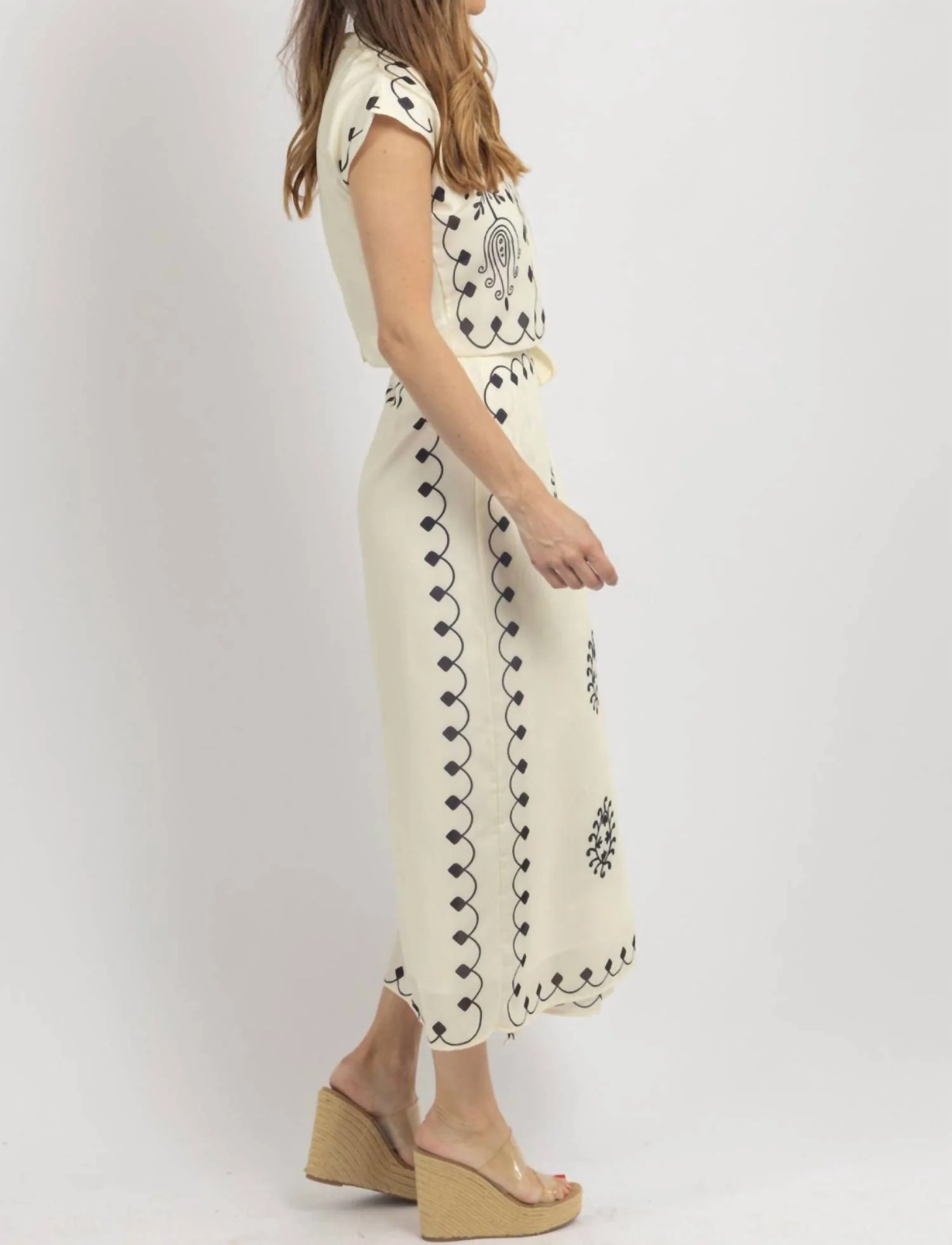 Kamora Skirt Set In Ivory
