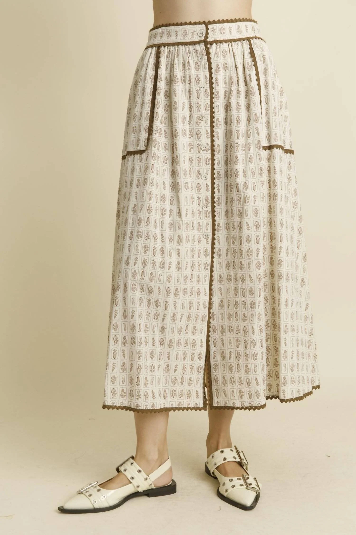 Mod Garden Skirt In Beige