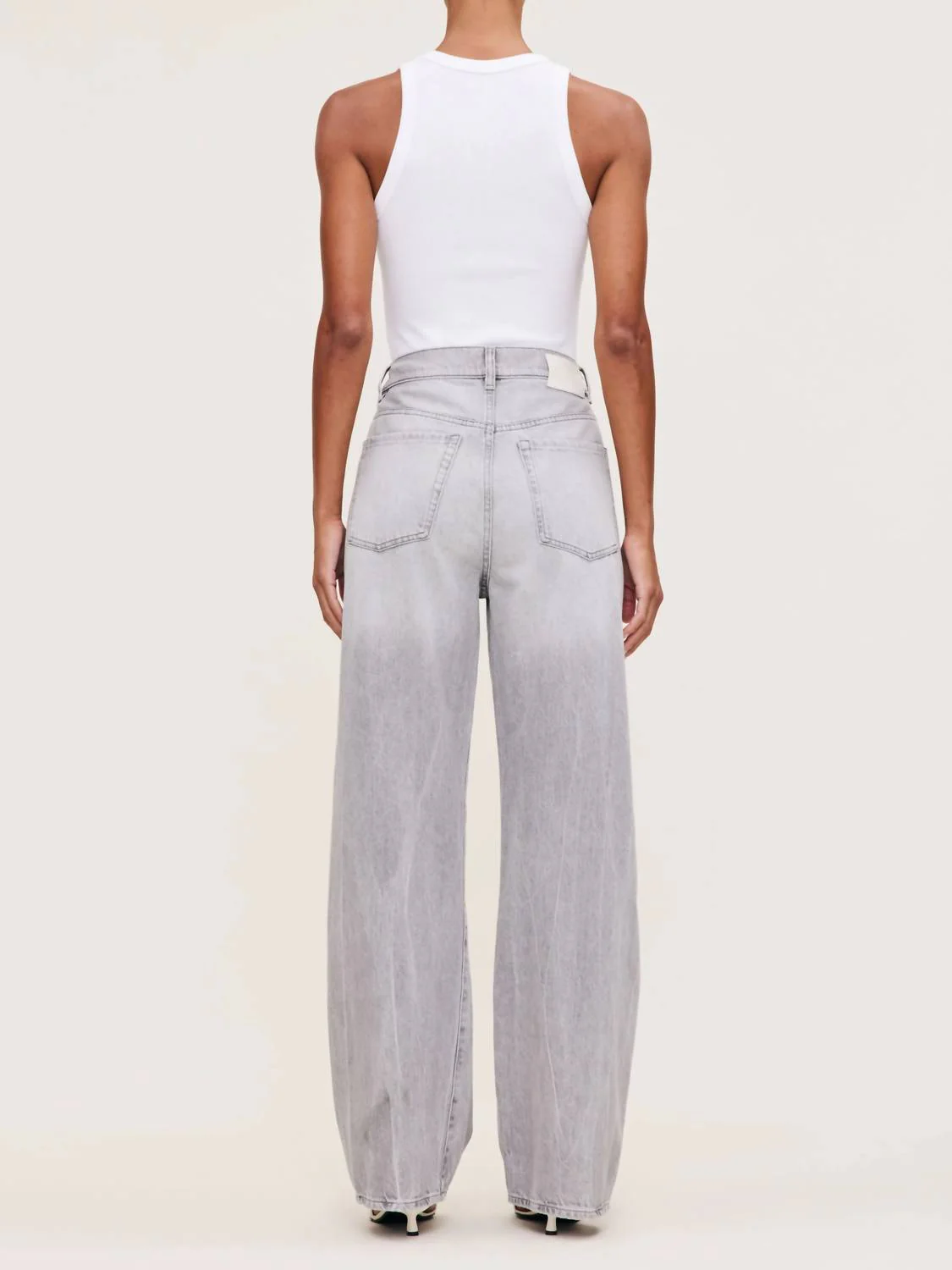 Woen's Taylor Ultra Relaxed Barrel Jean In Light Smoke