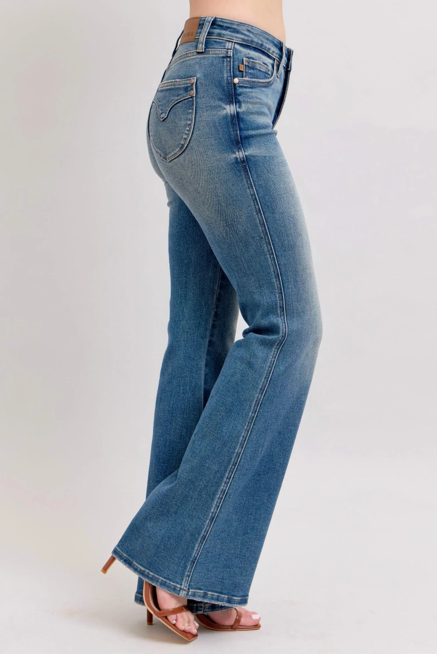 Vintage Wash Shield Pocket Flare Jean In Medium Wash