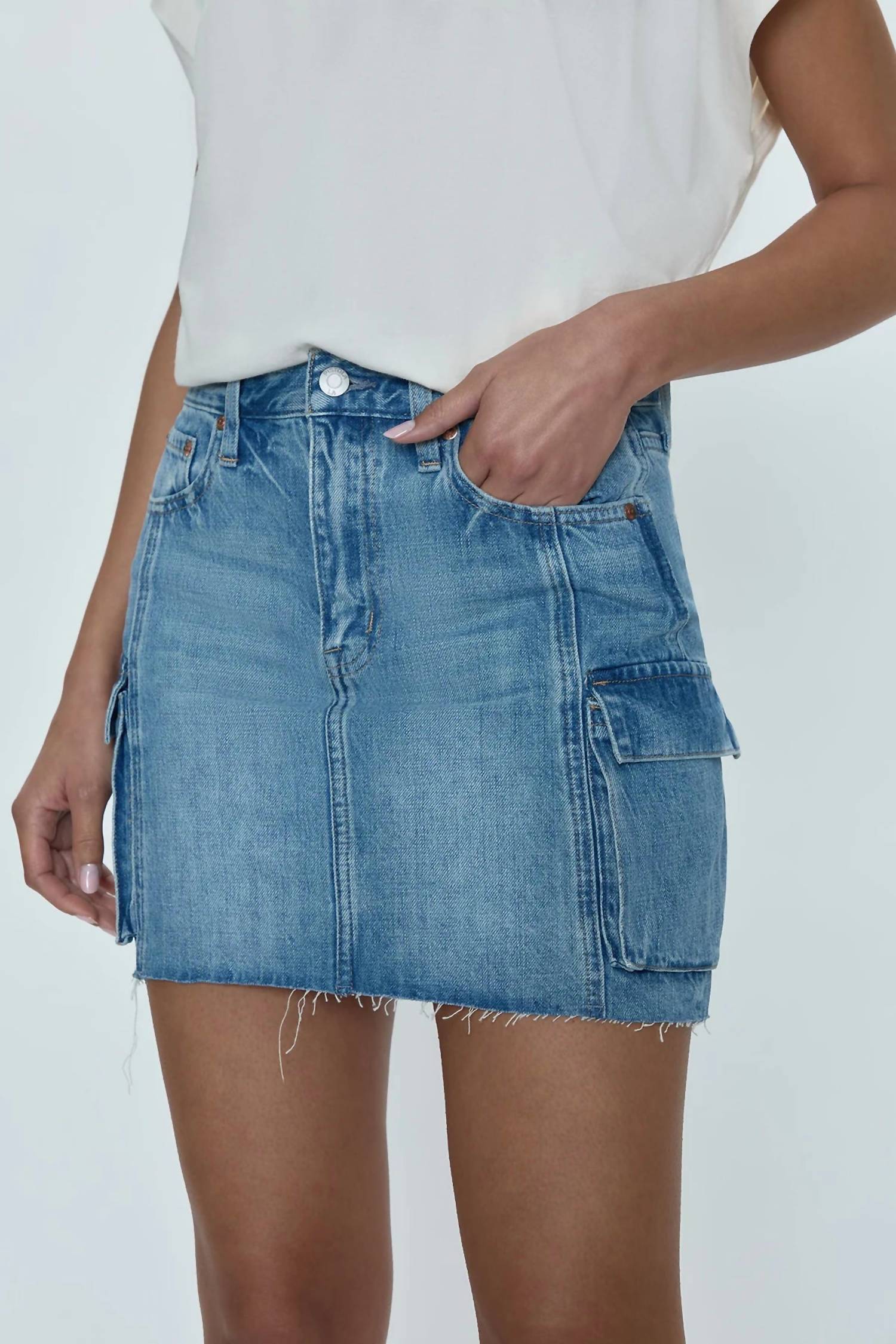 Rhea Mid Rise Mini Skirt In Heat