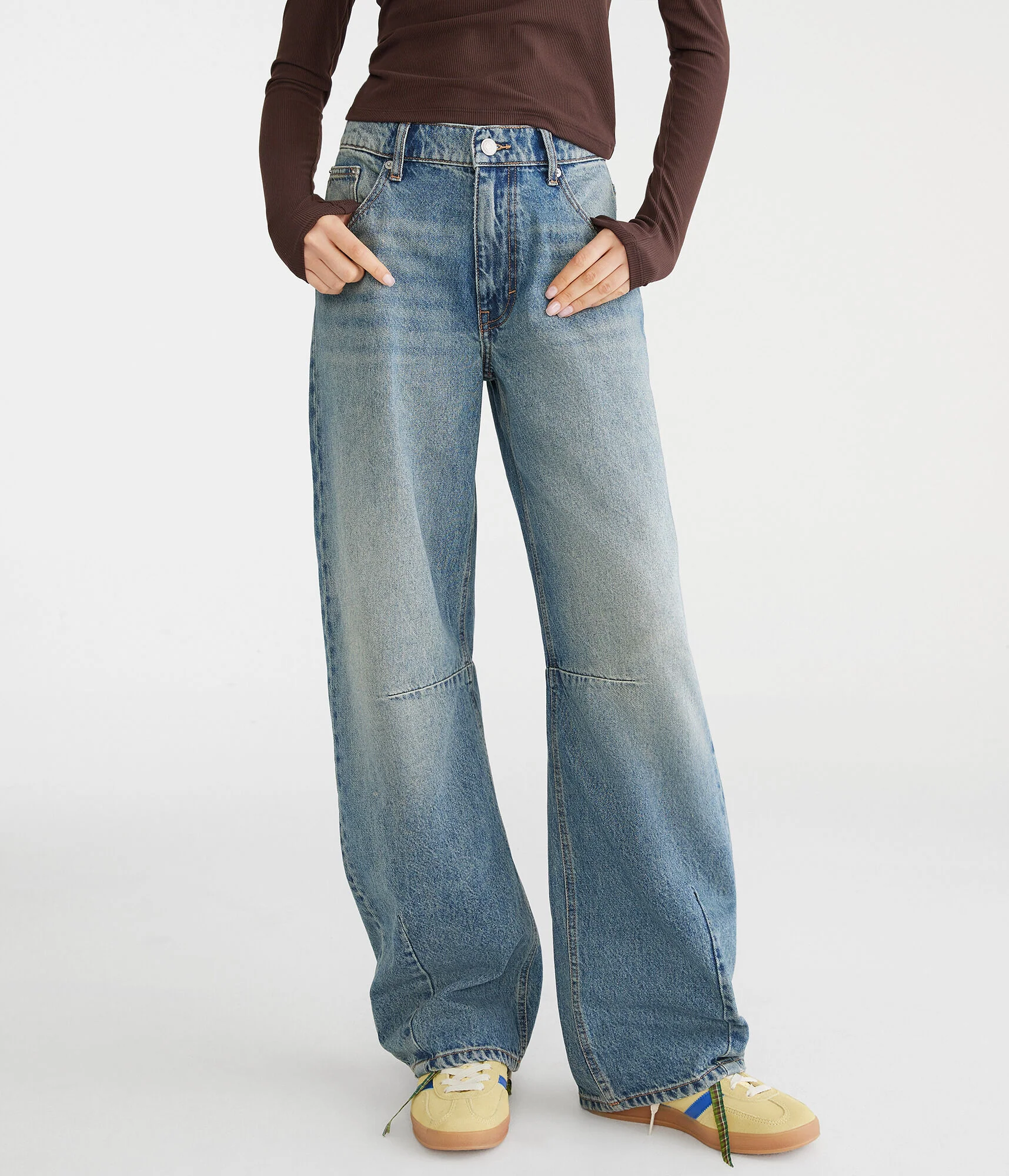 Aeropostale Low-Rise Baggy Barrel Jean