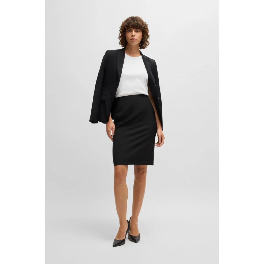Slim-fit pencil skirt in virgin wool