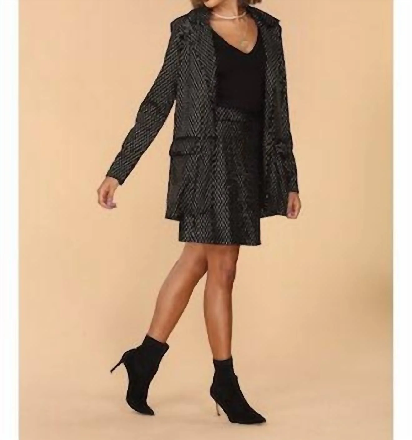 Romina Velvet Skirt In Black