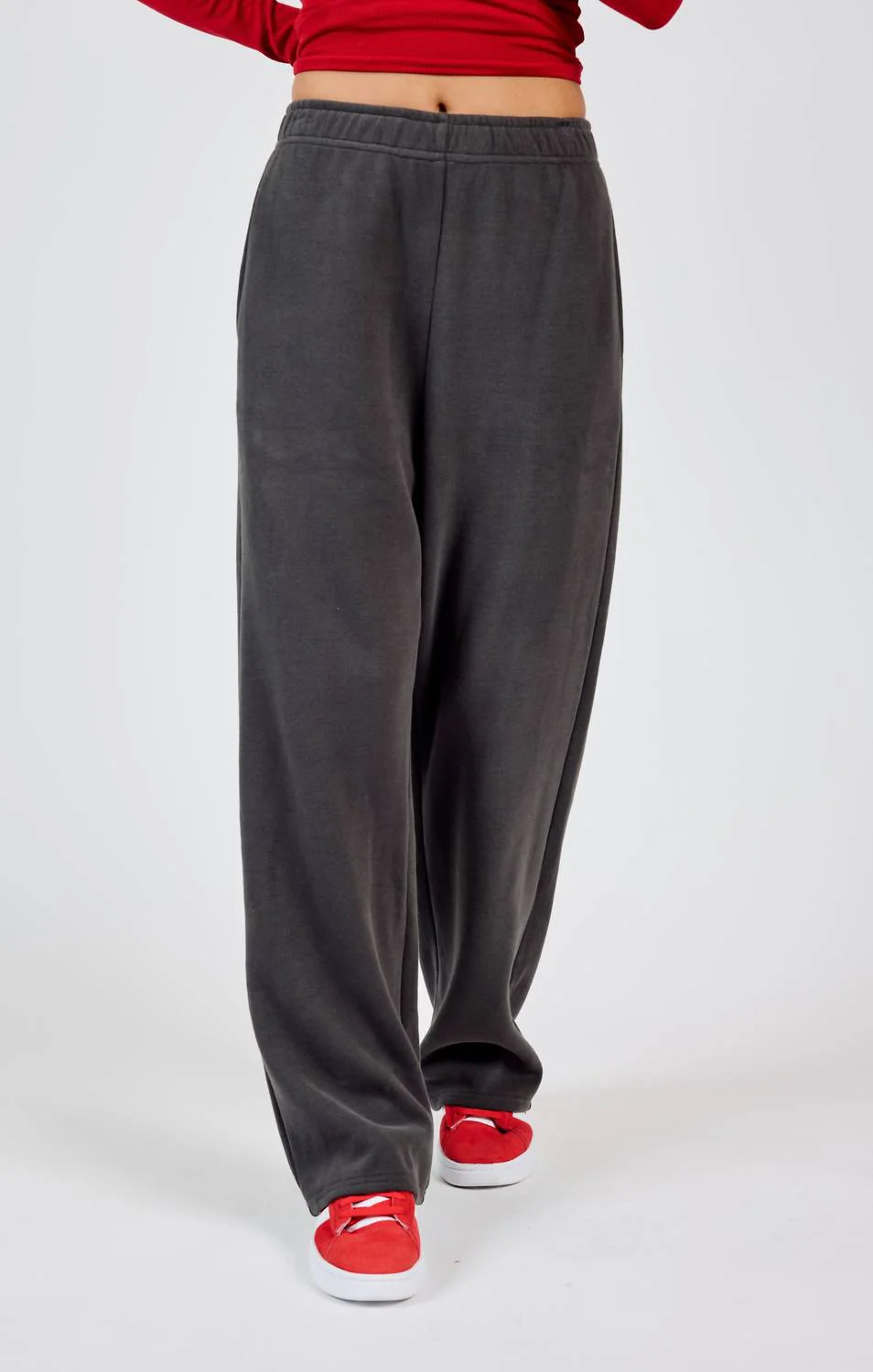 Relaxed Stay Wide Leg Sweatpants In Charcoal