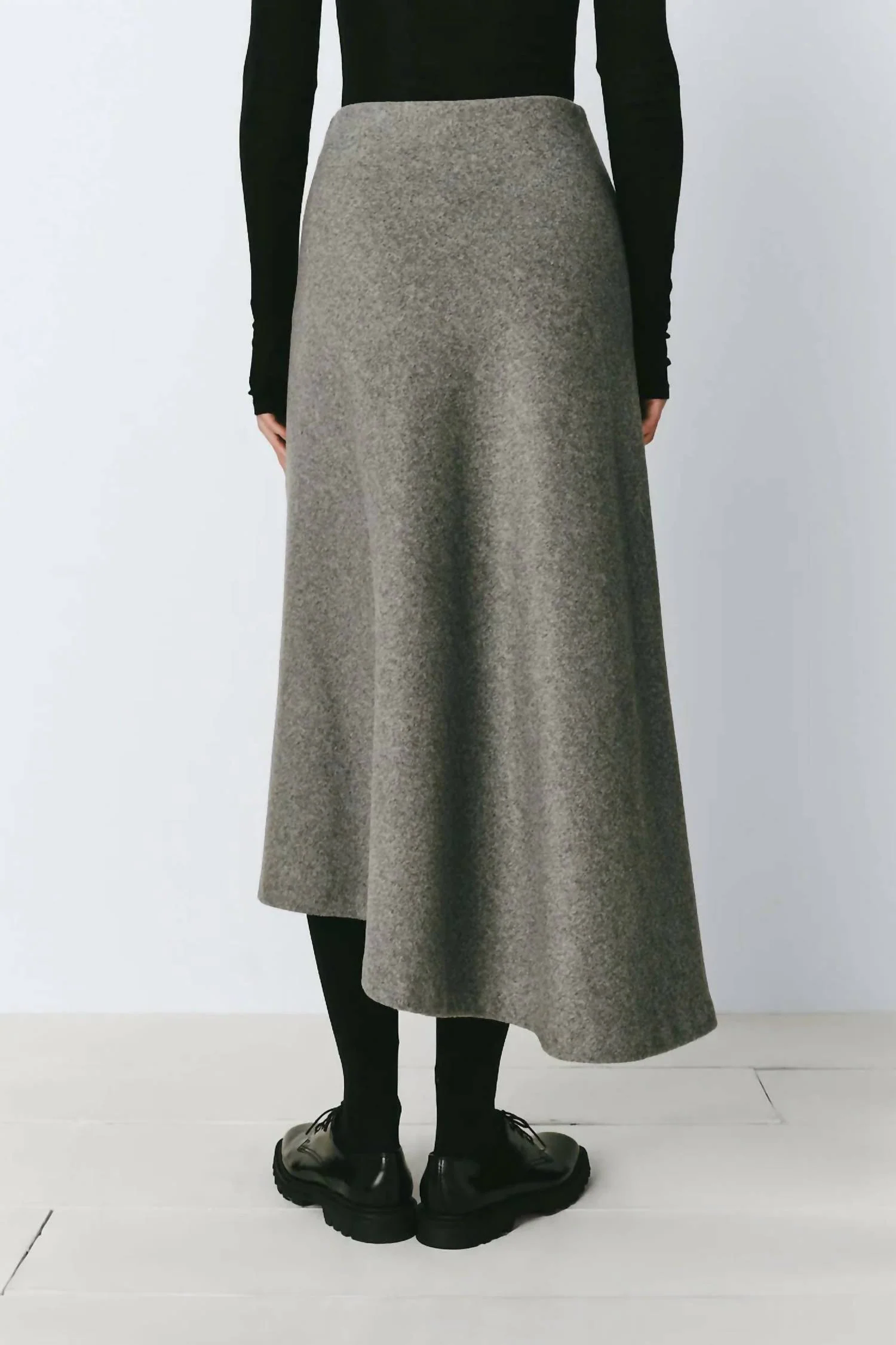 Léonide Asymmetrical Midi Skirt In Grey