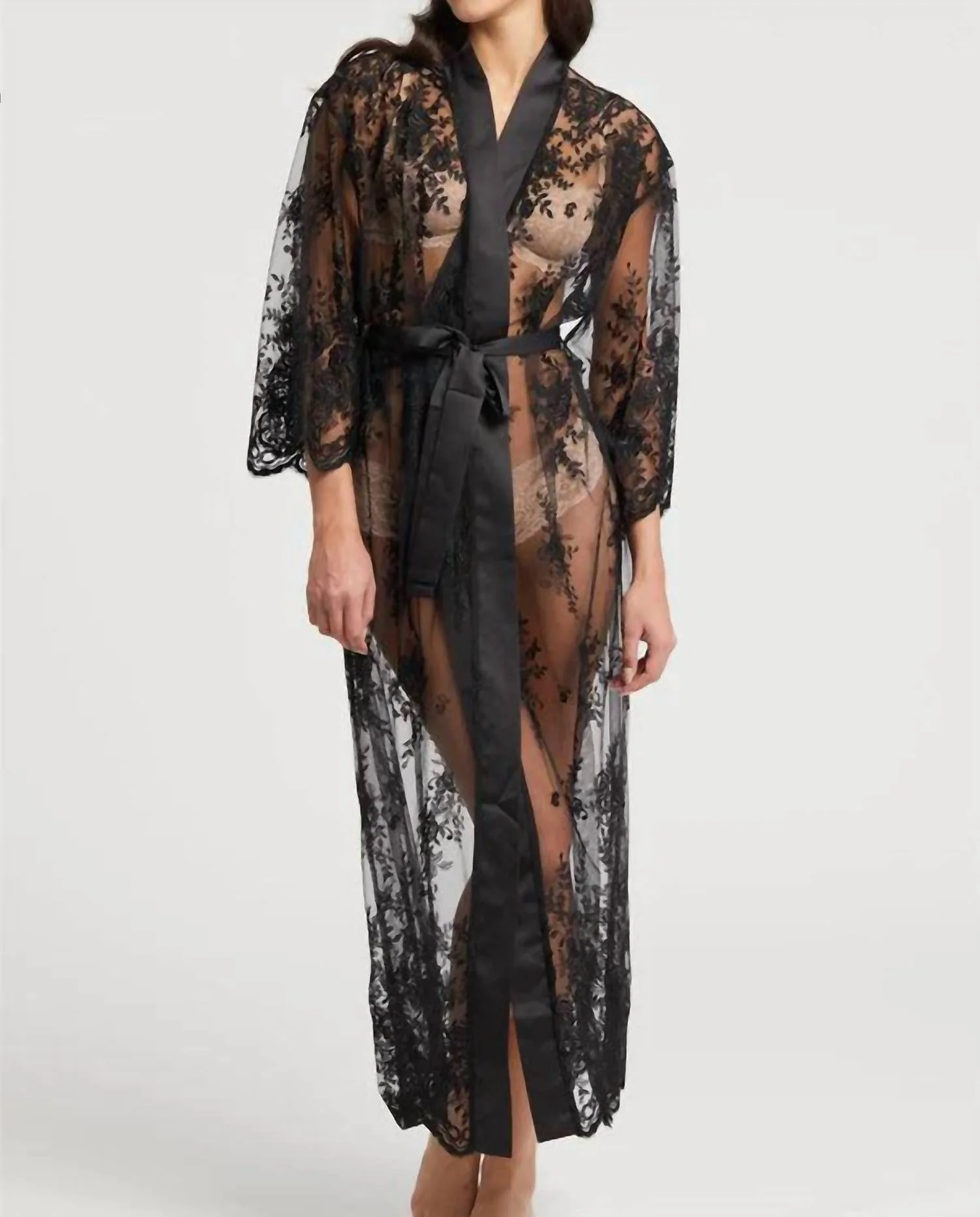 Darling Robe In Black