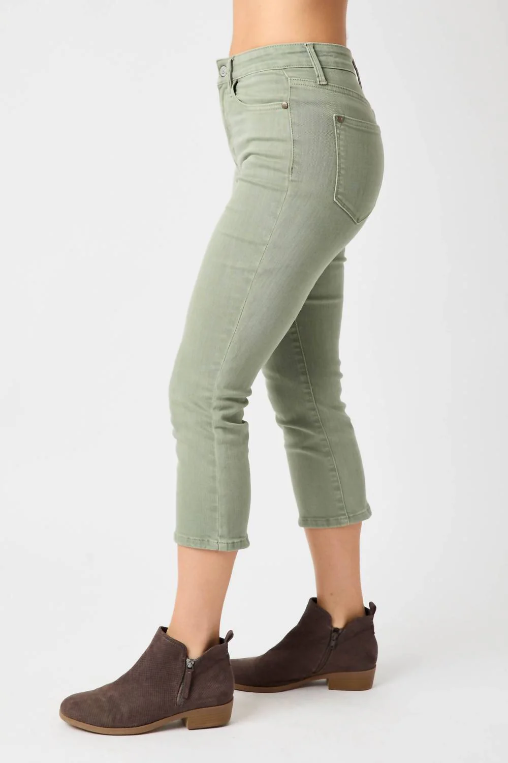 Mid Rise Garment Dyed Non Distressed Capri Jeans In Sage