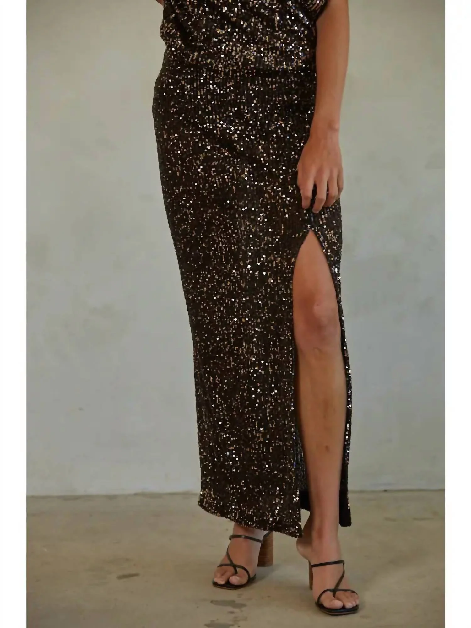 Night Out Midi Skirt In Black