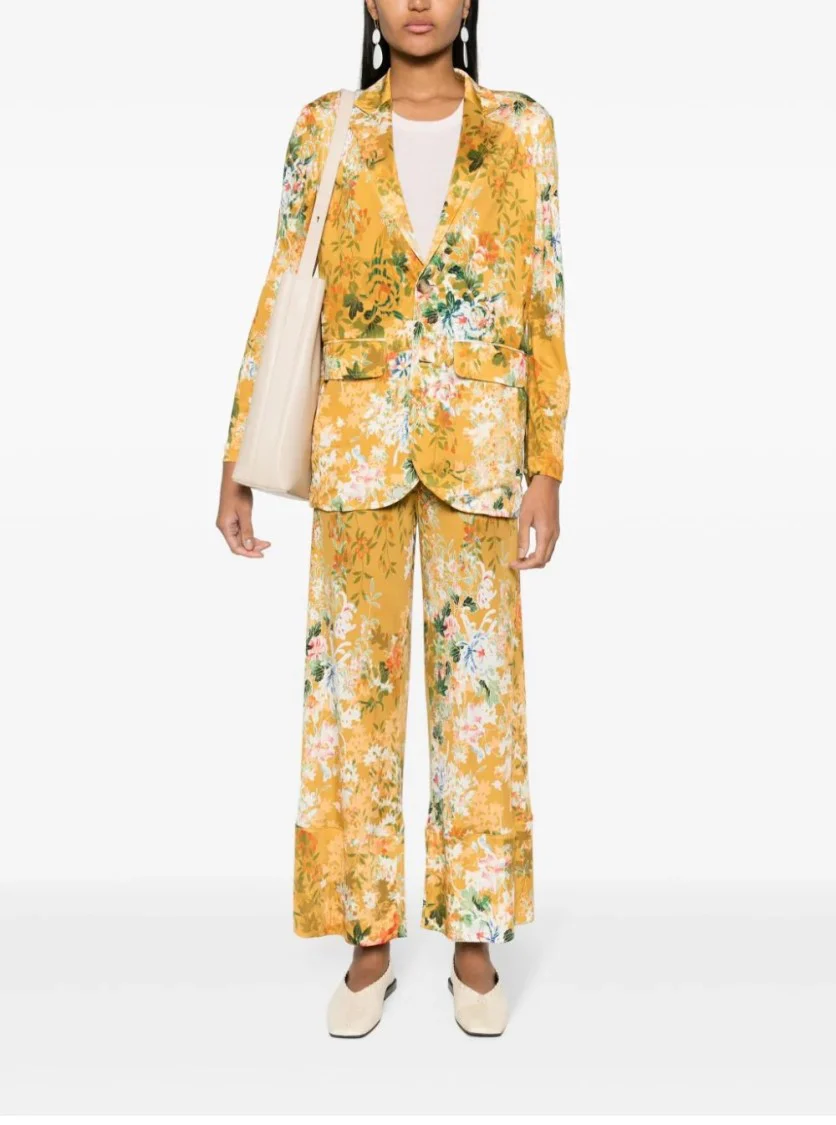 Floral Print Blazer With Tailored Fit