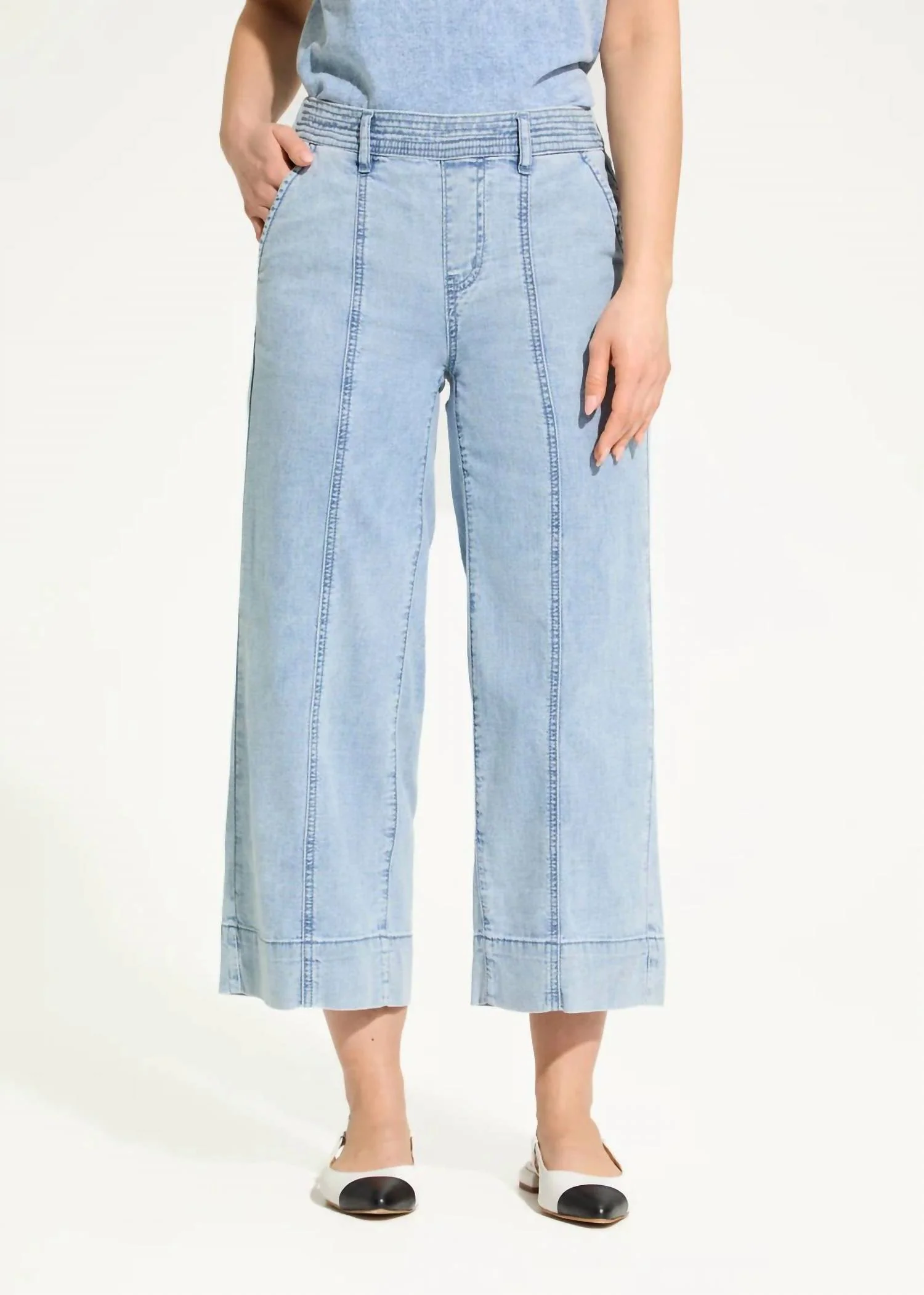 Pull-On Wide Crop Trouser In Powder Wash Denim