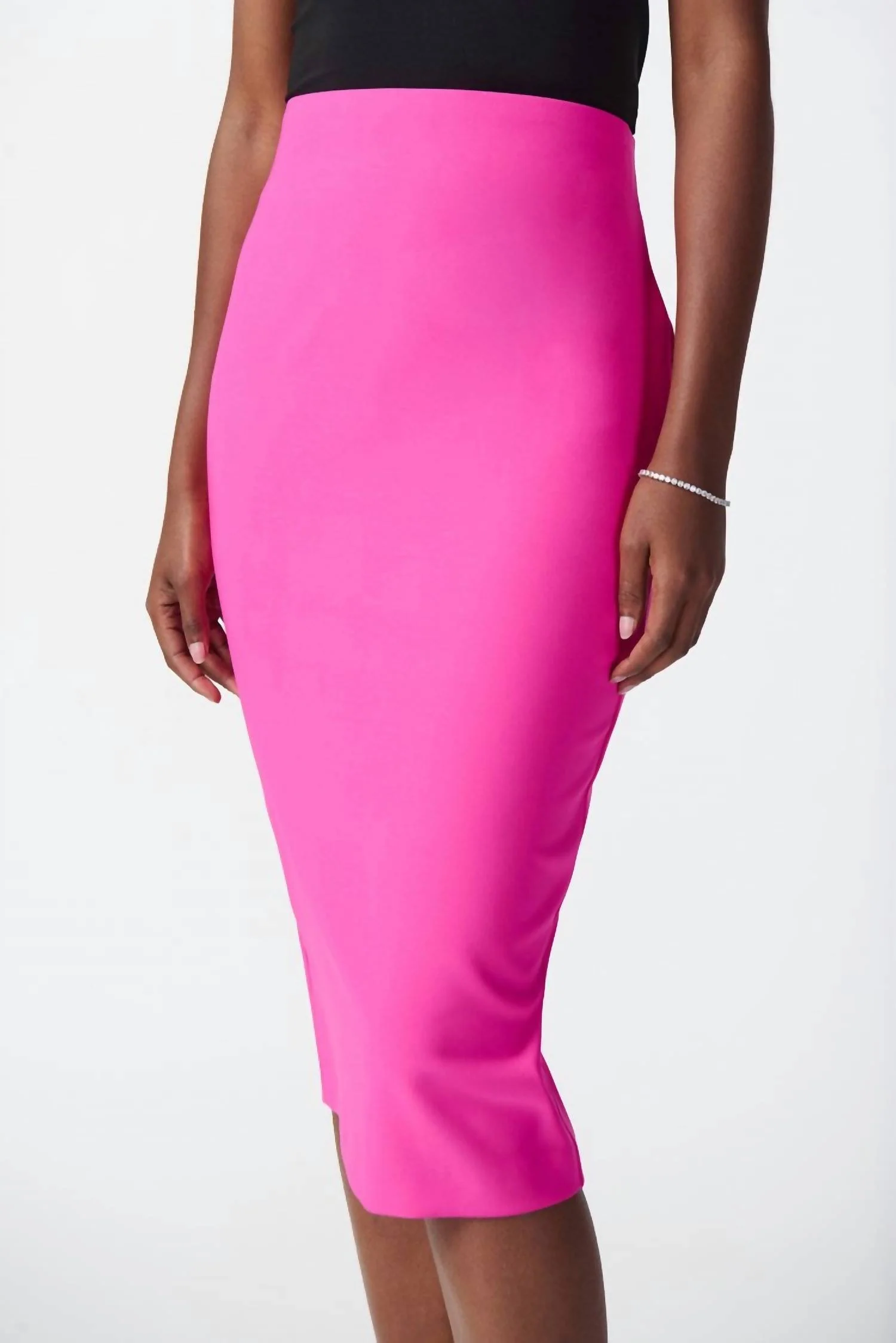 Lux Twill Pull On Skirt In Ultra Pink