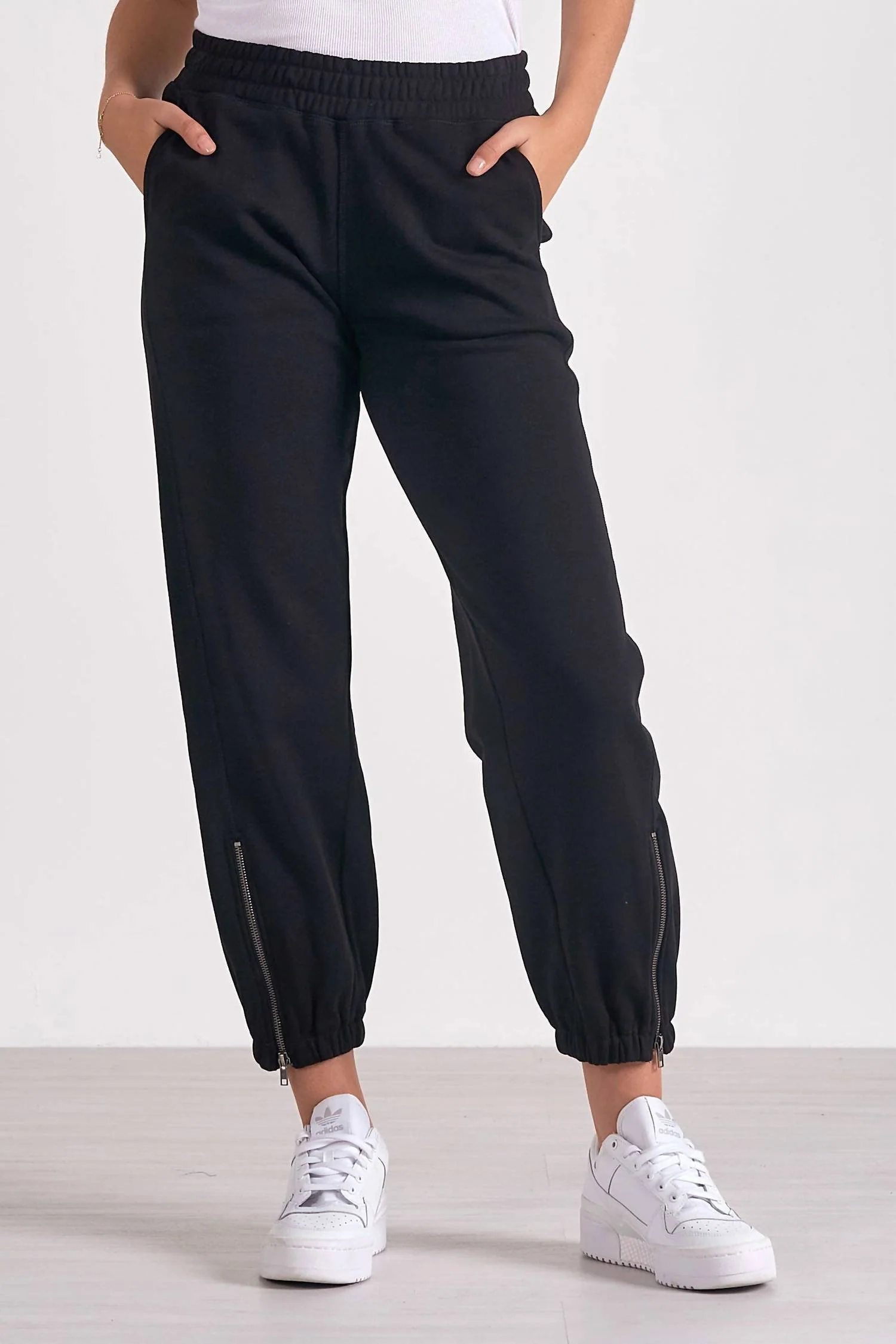 Remmy Zipper Detail Jogger In Black