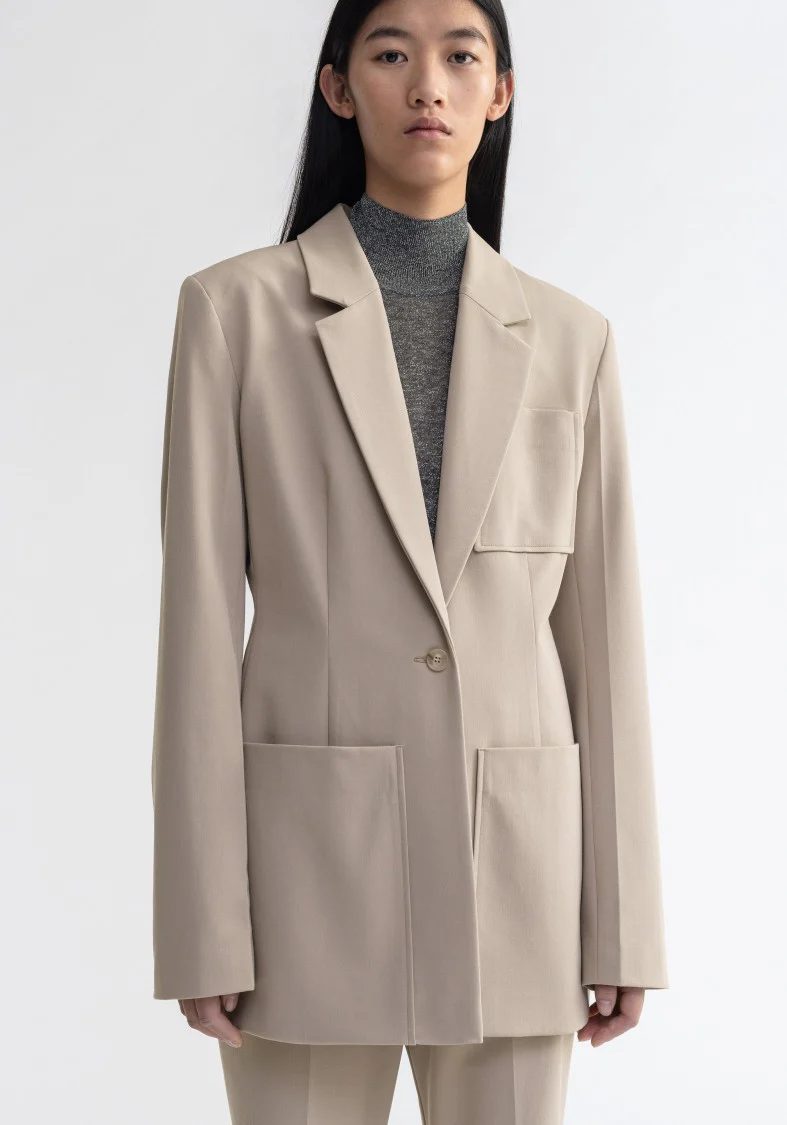 Mila - Waisted Blazer With Oversized Pockets