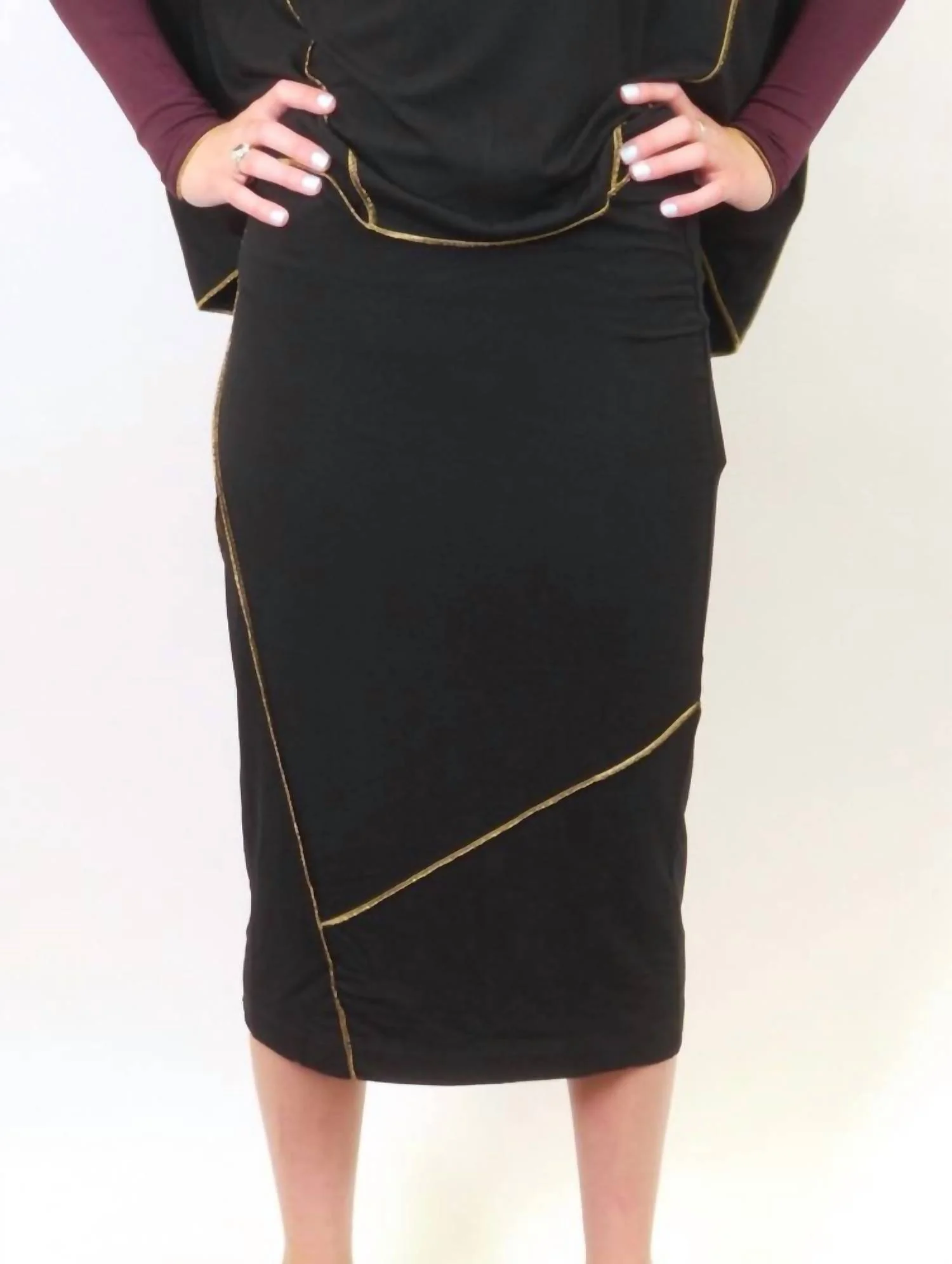Etsu Skirt In Black/gold