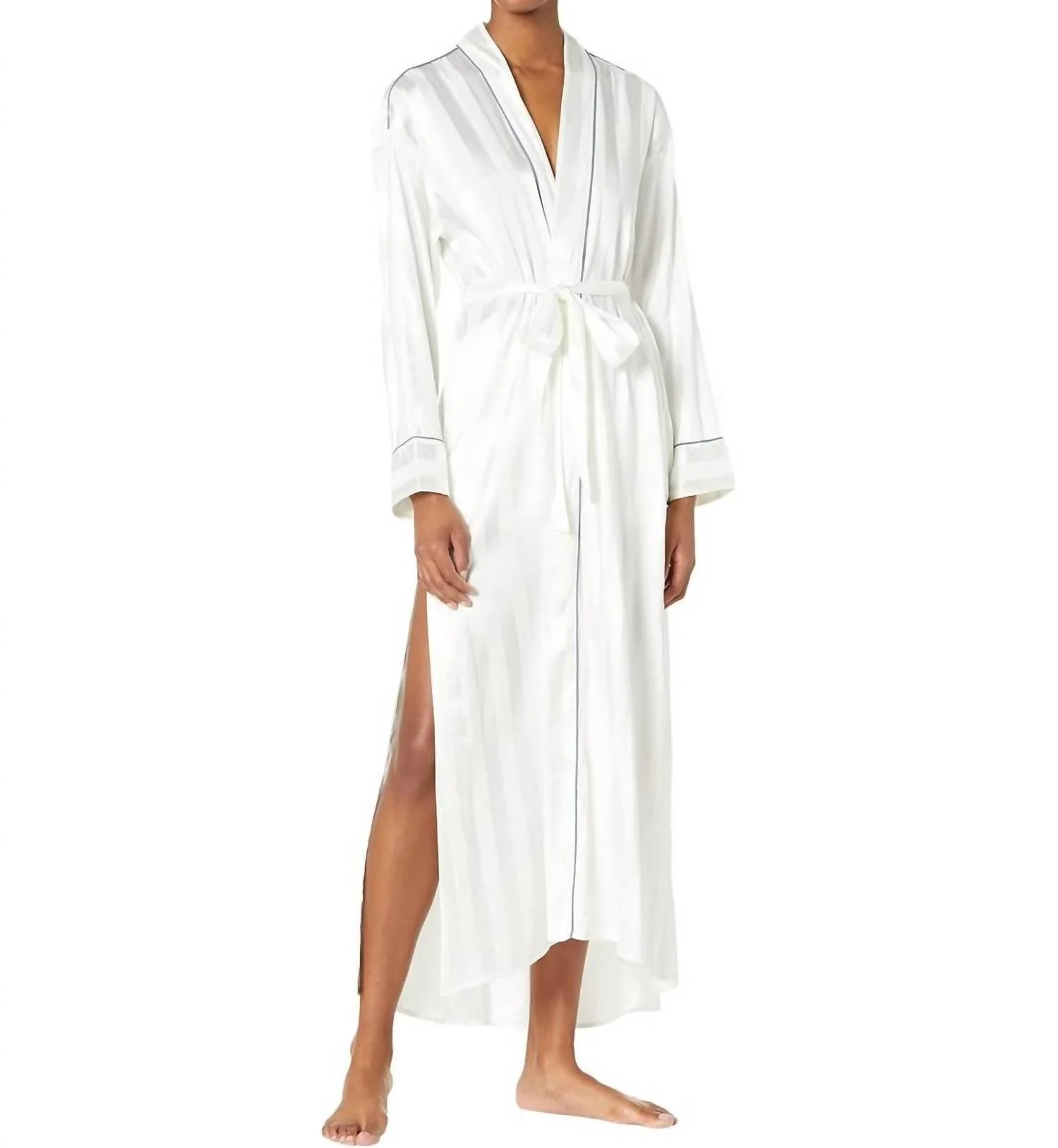 Pajama Party Holiday Robe In Ivory