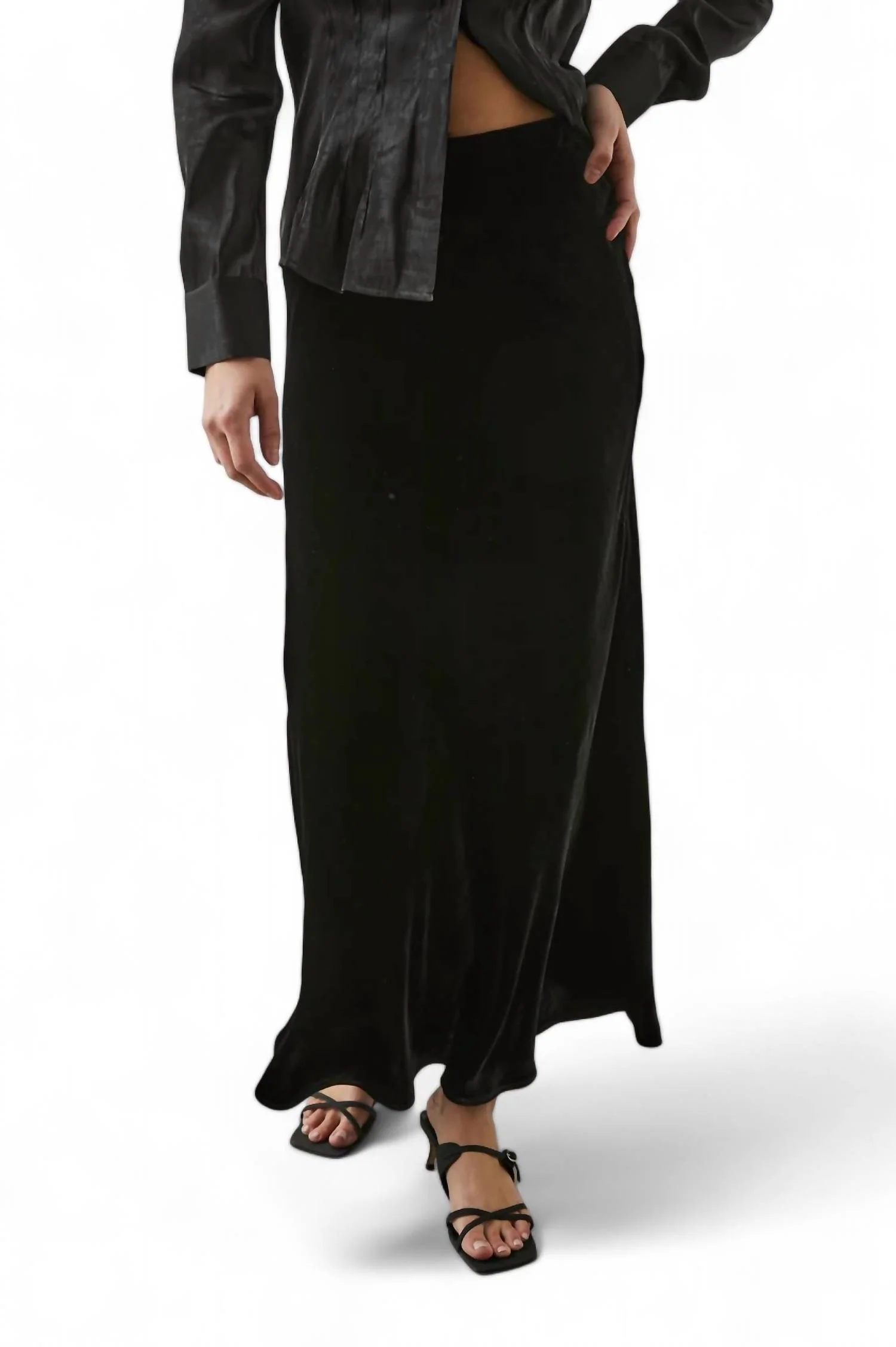 Leia Velvet Maxi Skirt In Black