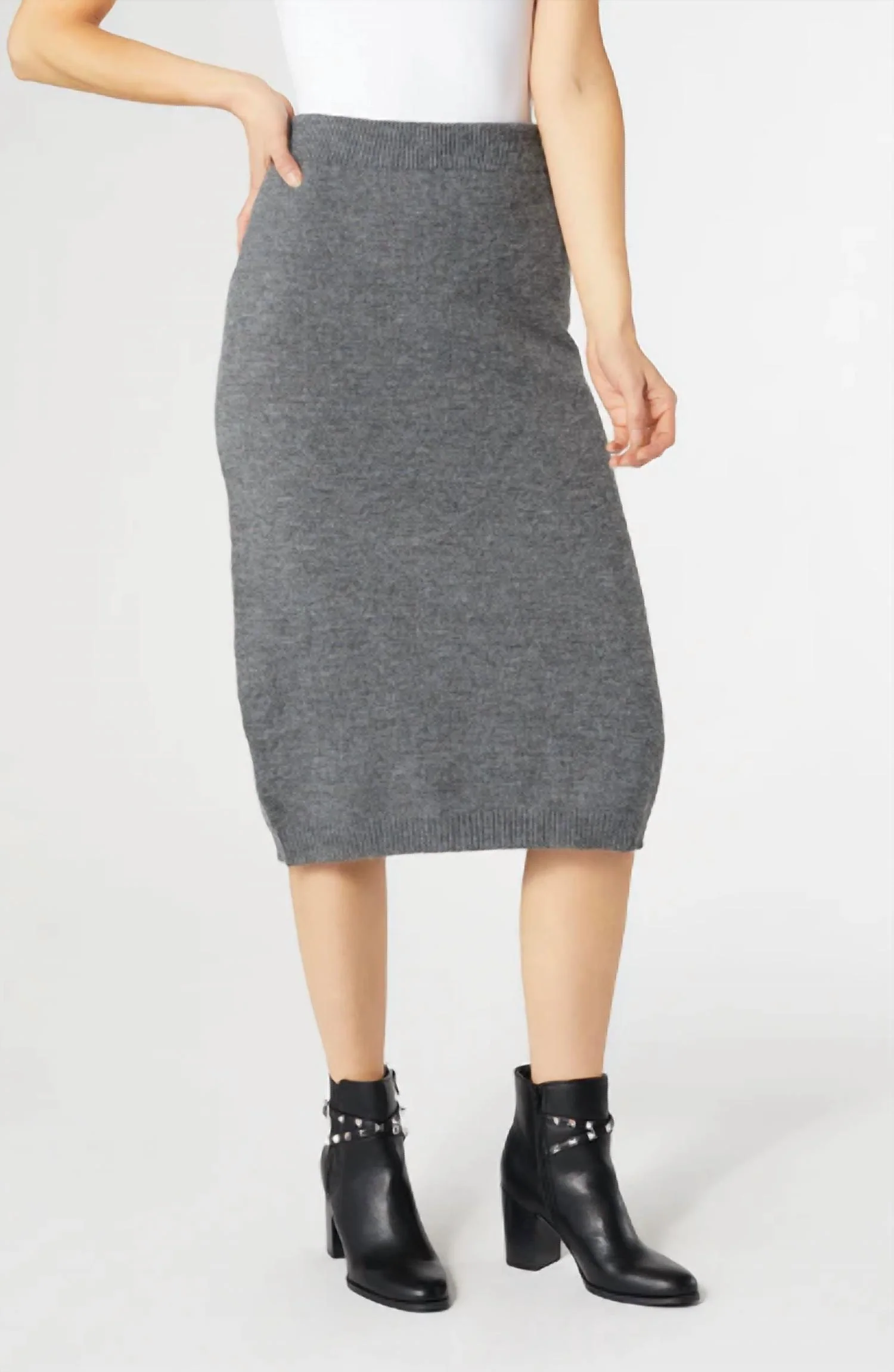 Celleste Sweater Skirt In Charcoal