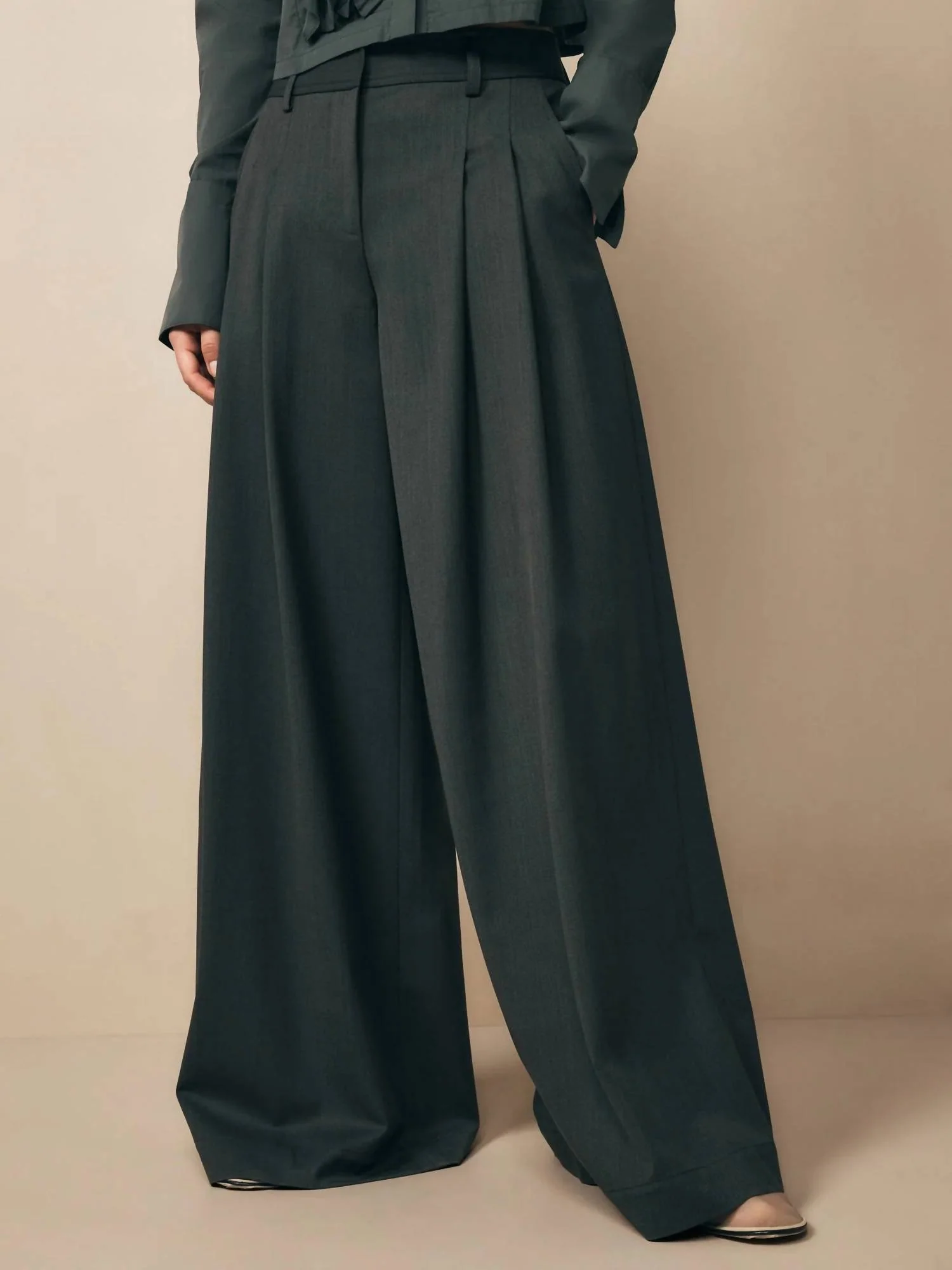 Didi Wide Leg Pant In Military Green