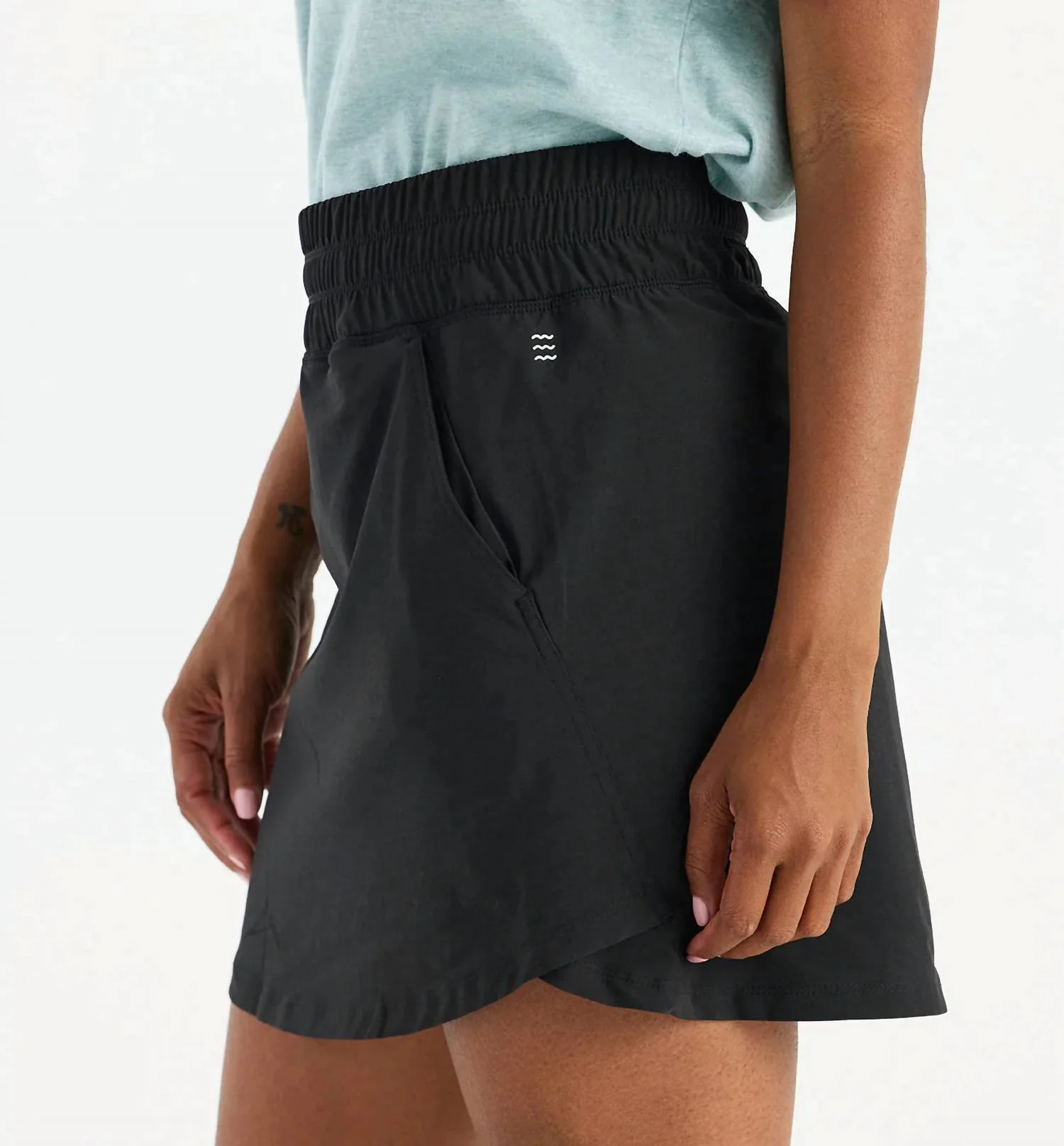 Pull-On Breeze Skirt In Black