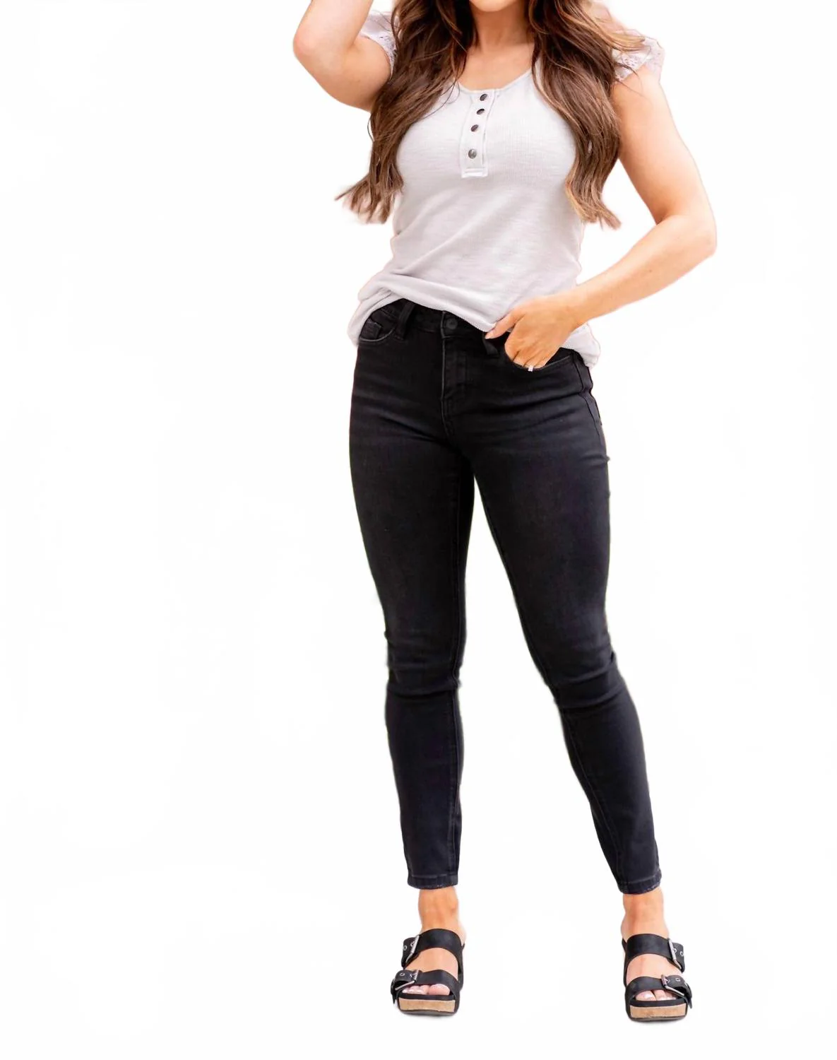 Mid Rise Skinny Jeans In Black