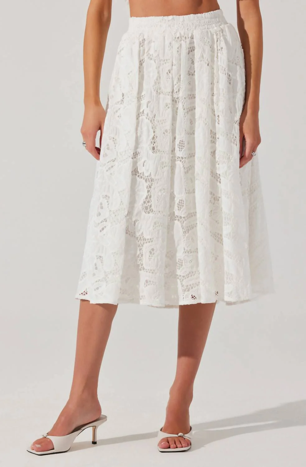 Ceren Lace Midi Skirt In White