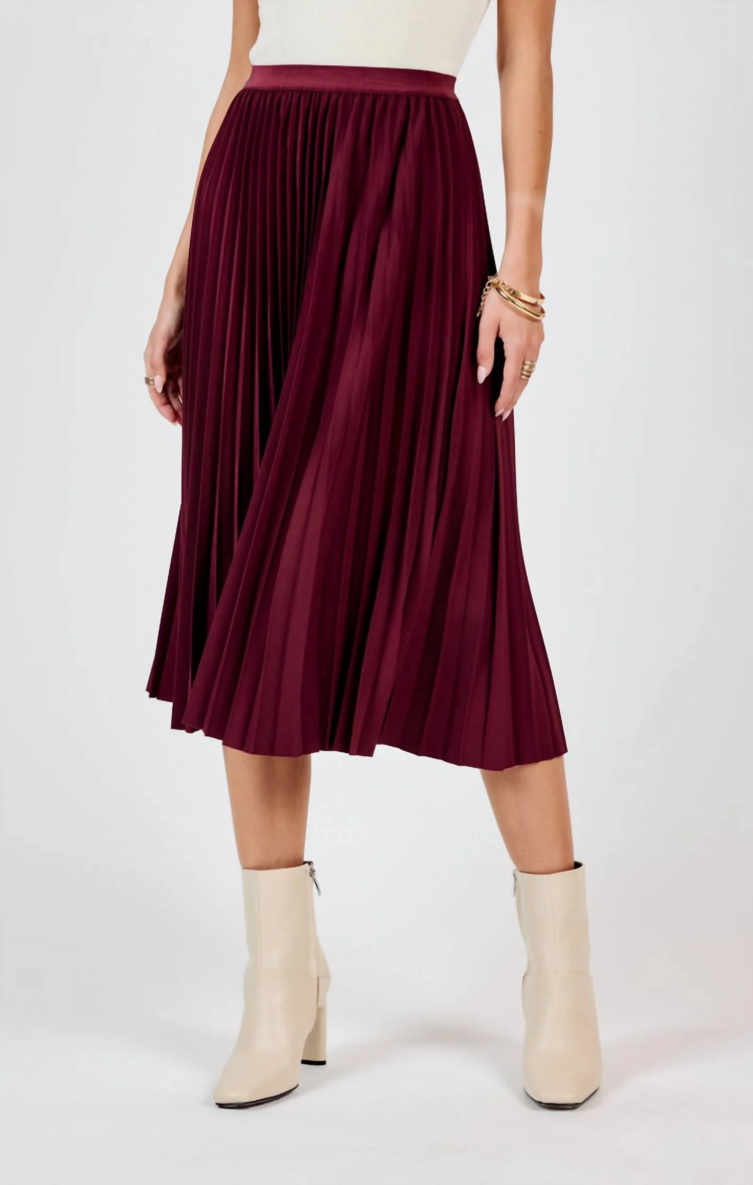 Silent Streets Pleated Midi Skirt In Wine