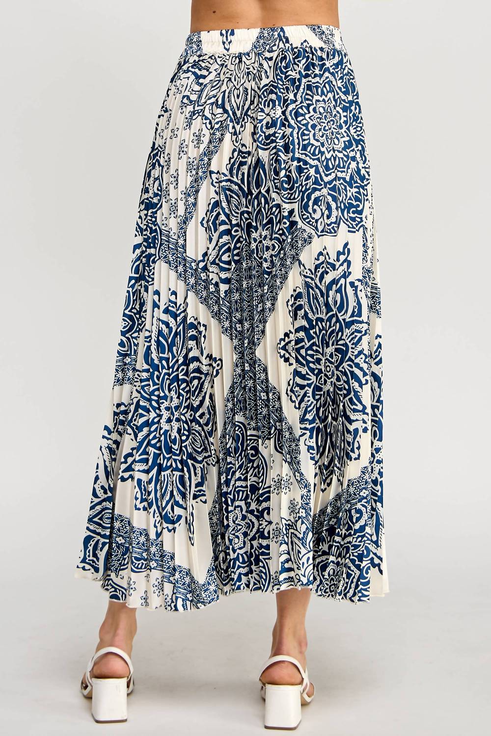 Classic Touch Pleated Skirt In Blue