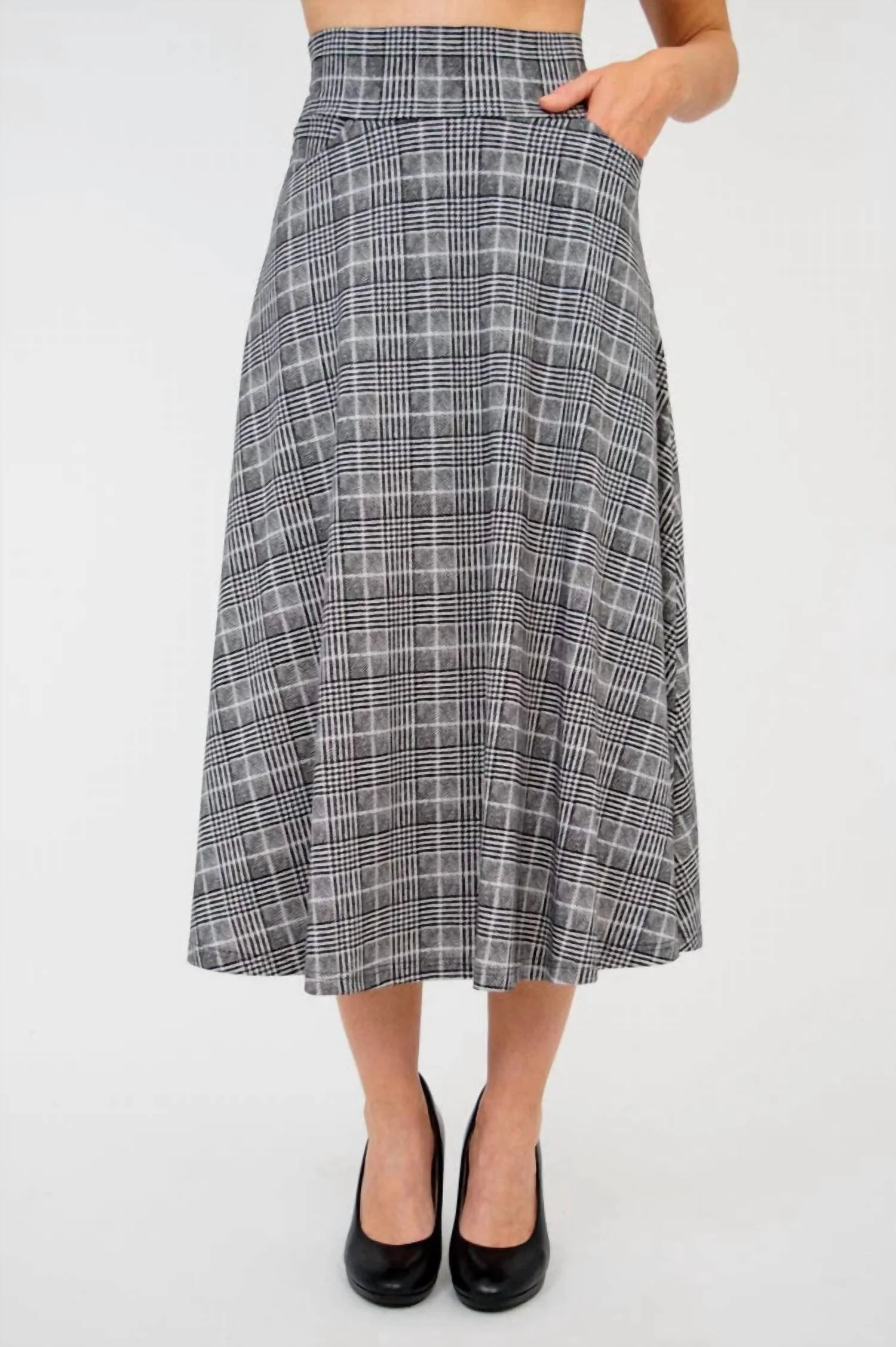 Long Plaid Skirt In Black Plaid
