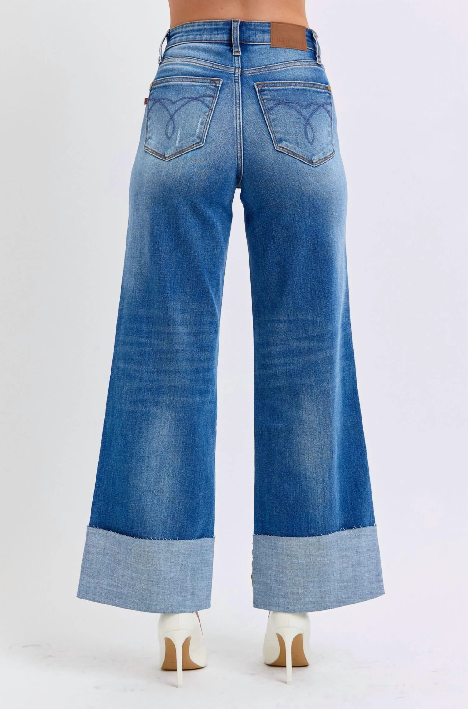 Cuffed Retro Wide Leg Jeans In Medium Wash