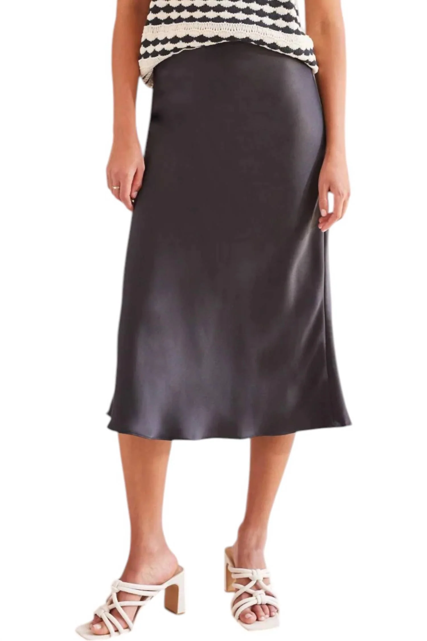 Pull On Midi Skirt In Black