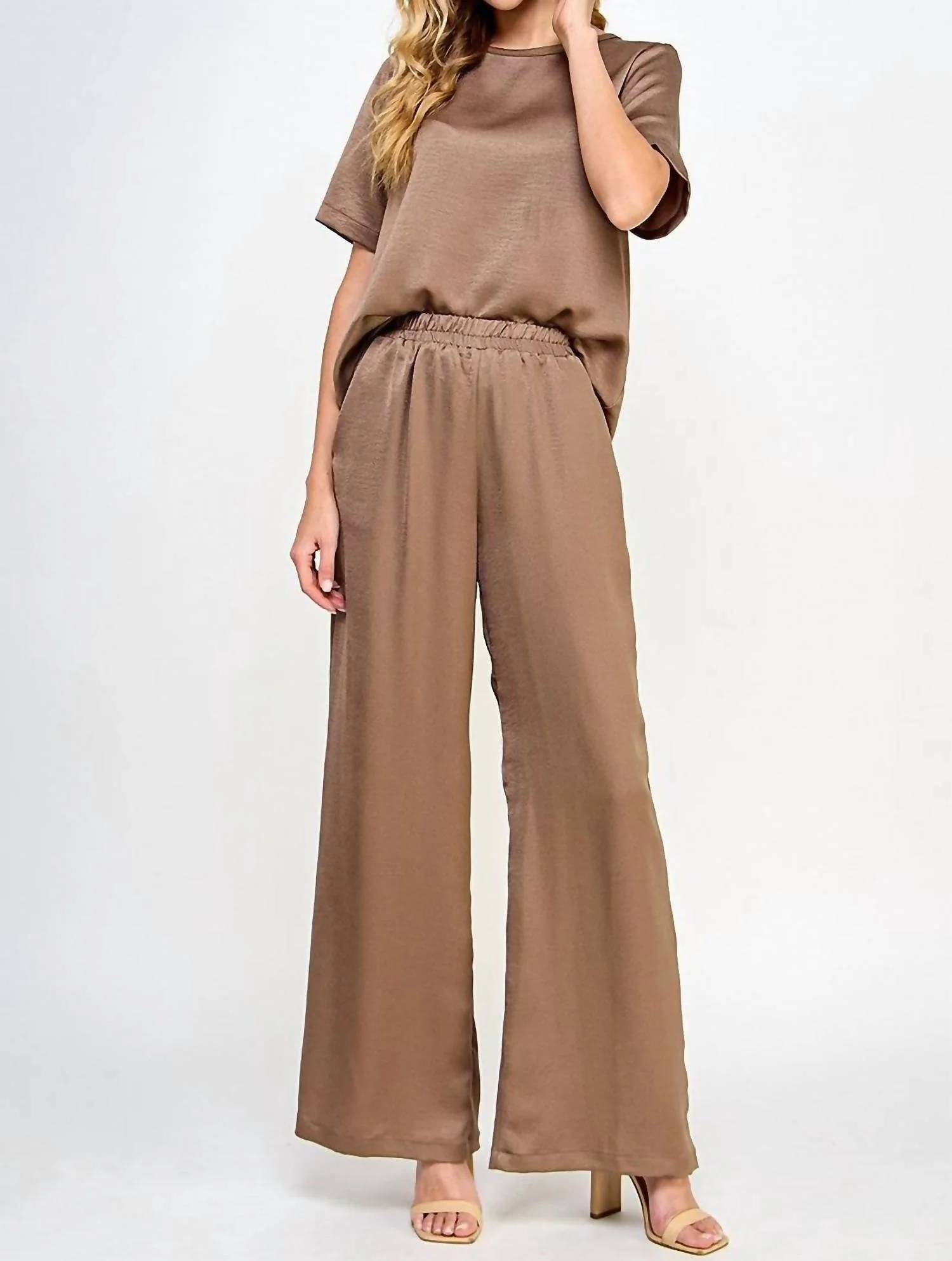 Solid Satin Set In Mocha