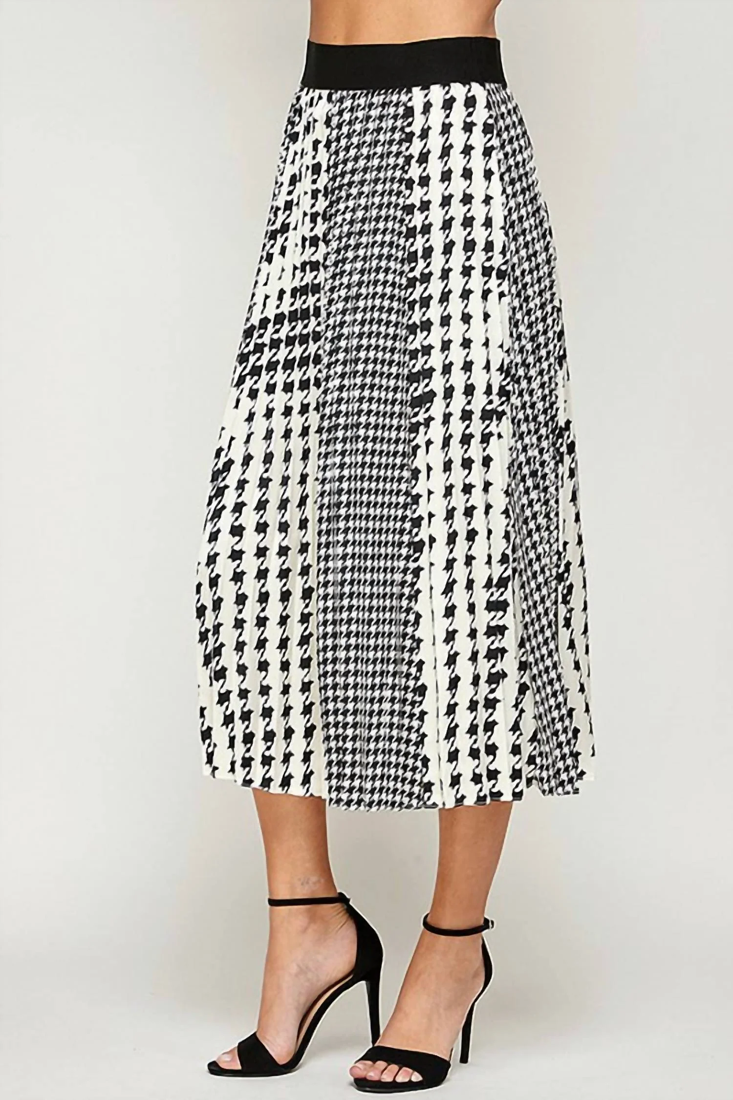 Holly Houndstooth Skirt In Black/white