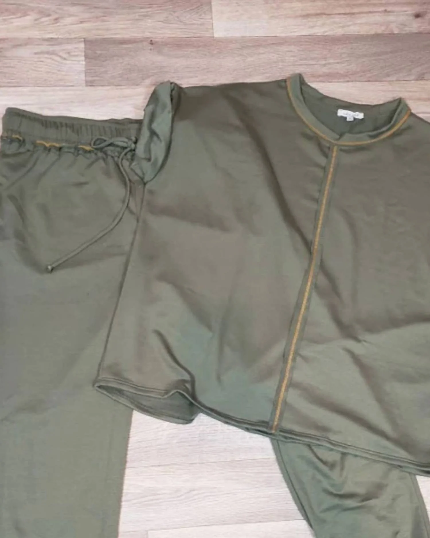 Women's You Lounge Set In Olive