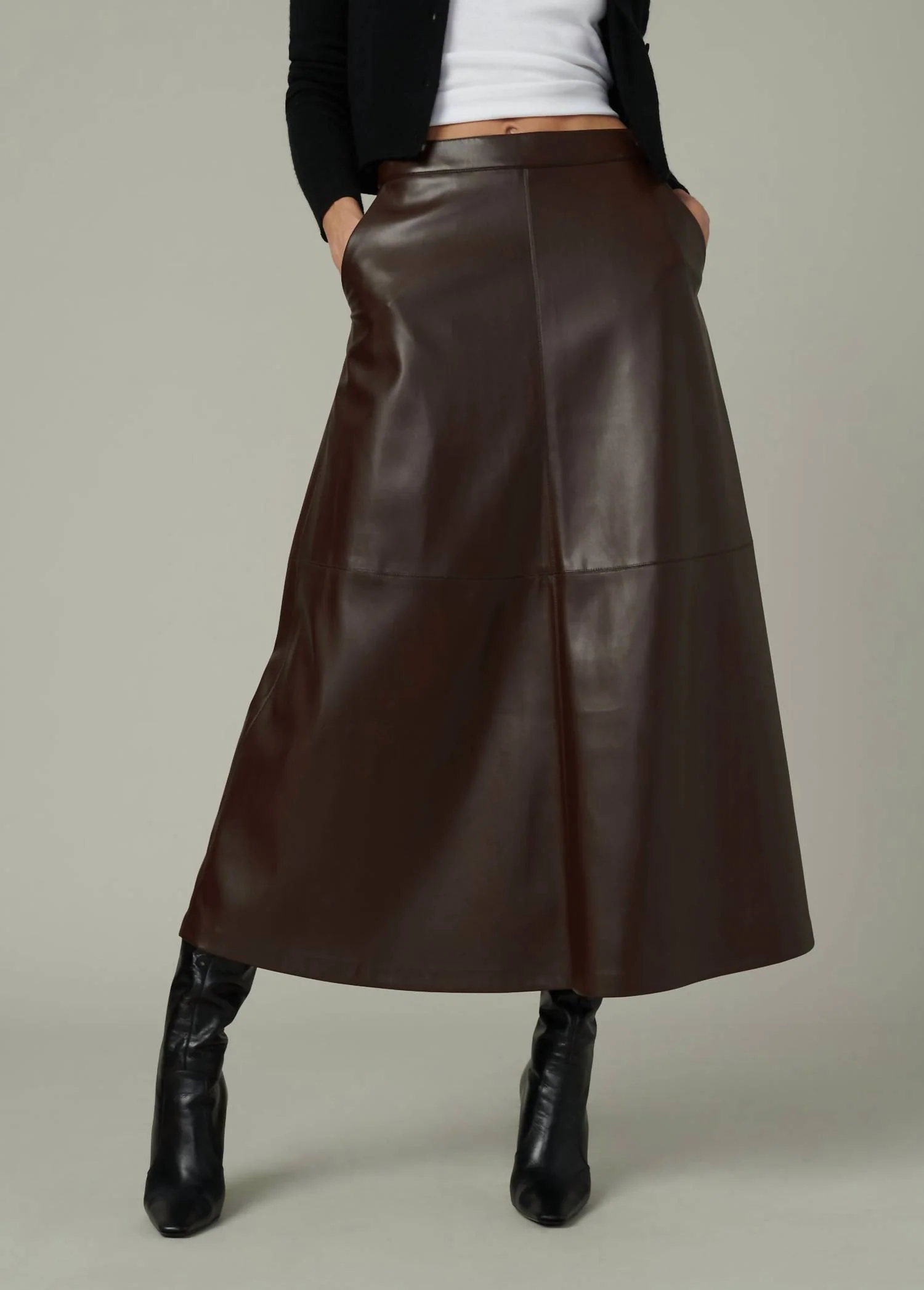 Tavi Vegan Leather Skirt In Coffee Bean