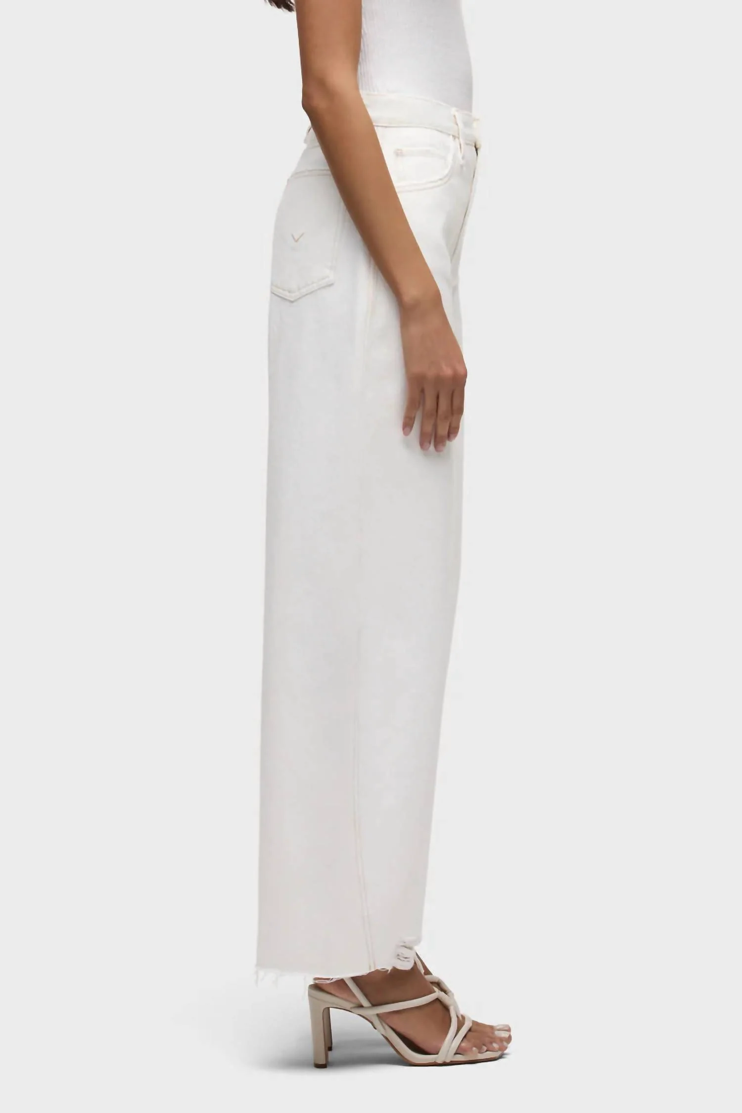 Bailey Relaxed Low Rise Barrel Jeans In White