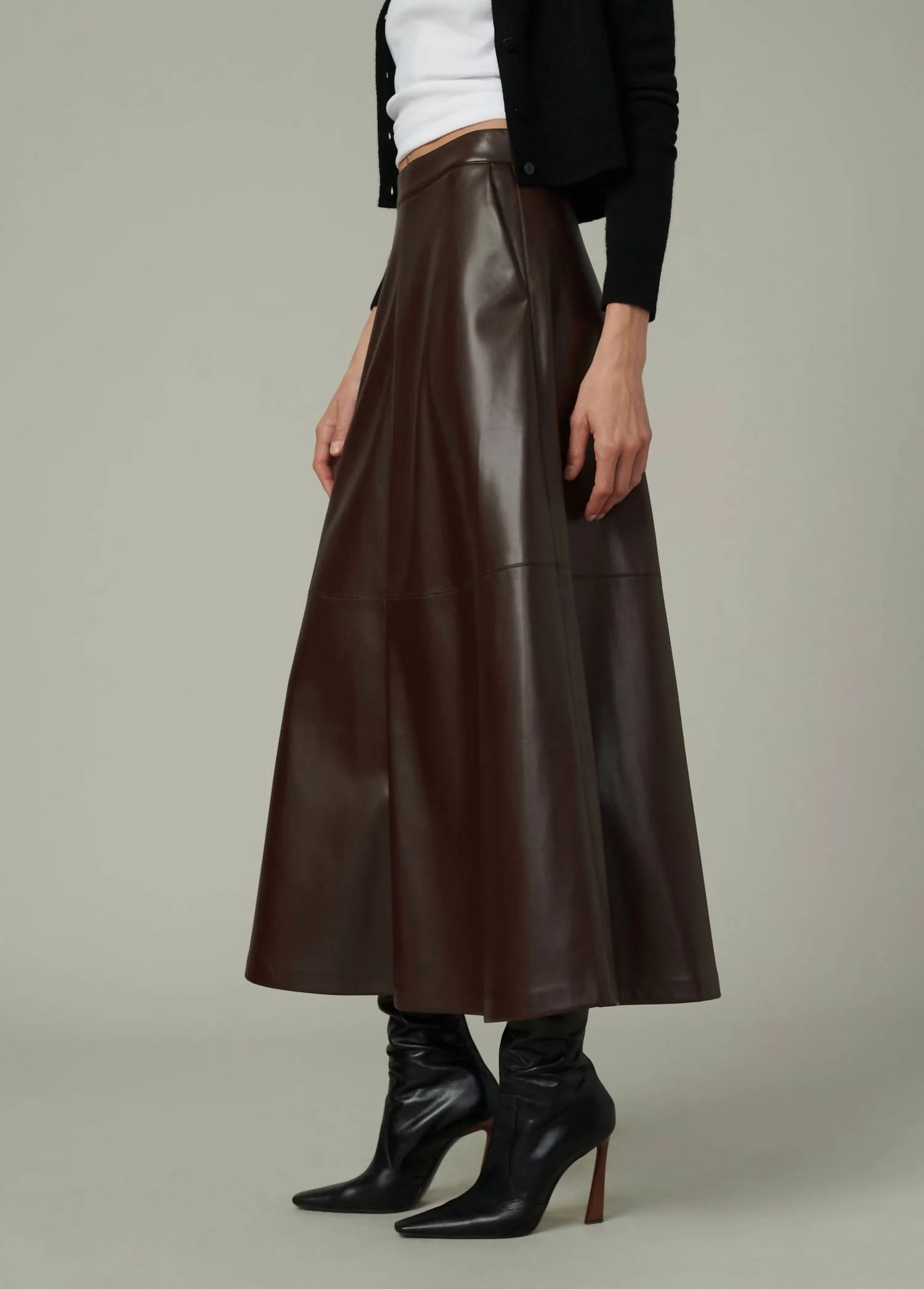 Tavi Vegan Leather Skirt In Coffee Bean