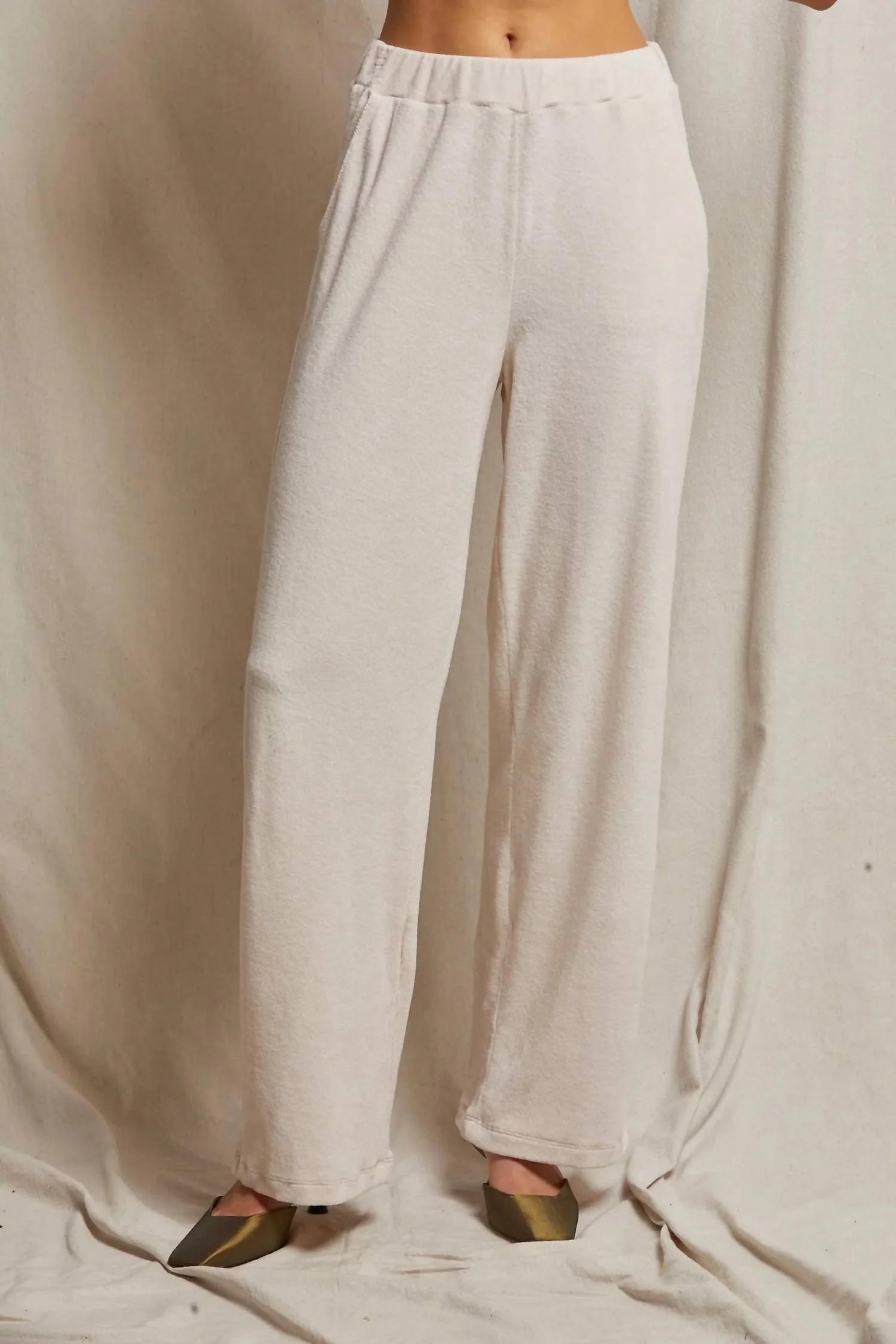 Holly Velour Relaxed Leg Sweatpant In Sugar