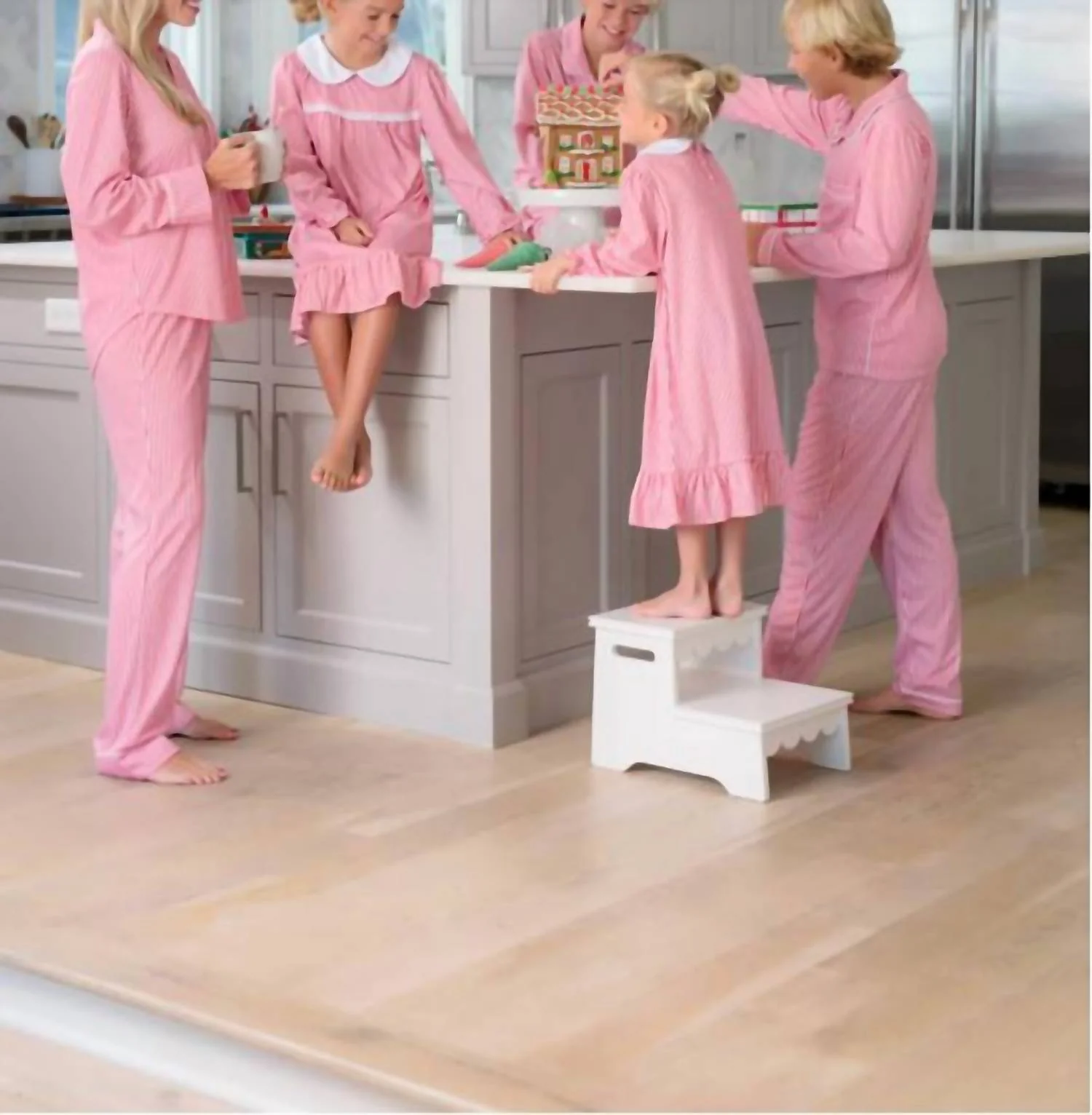 Women's Let Me Lounge Set In Richmond Red Stripe With Worth Avenue White Piping