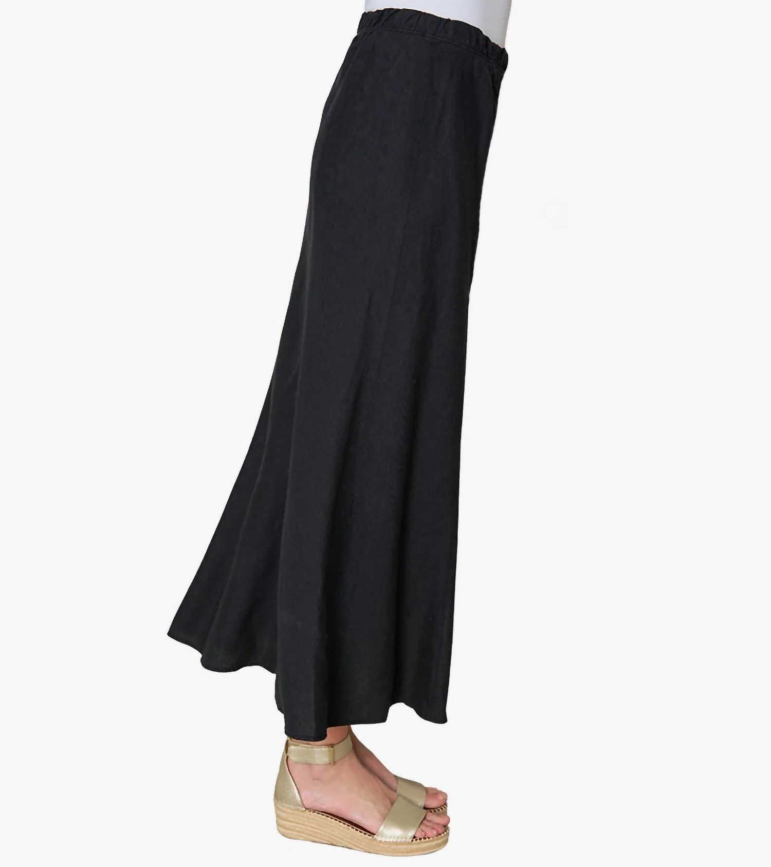 On The Move Skirt In Black
