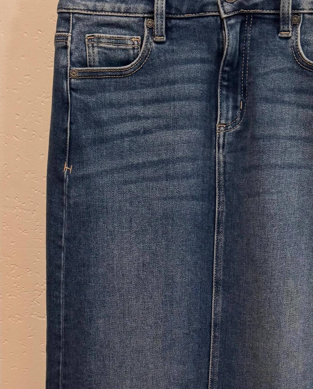 Women's Peyton Midi Denim Skirt In Dark Wash