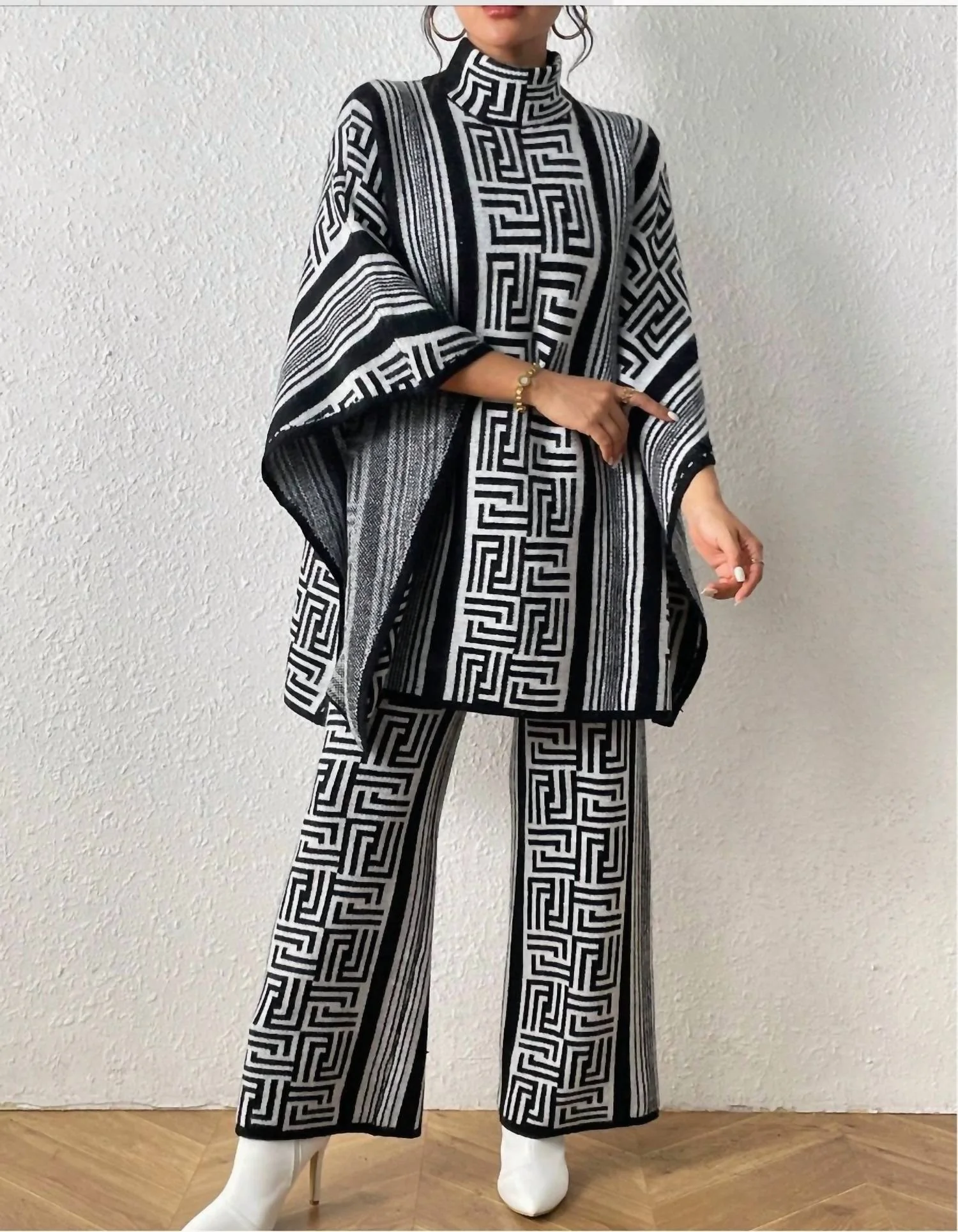 Geo Pattern Poncho Set In Black/white