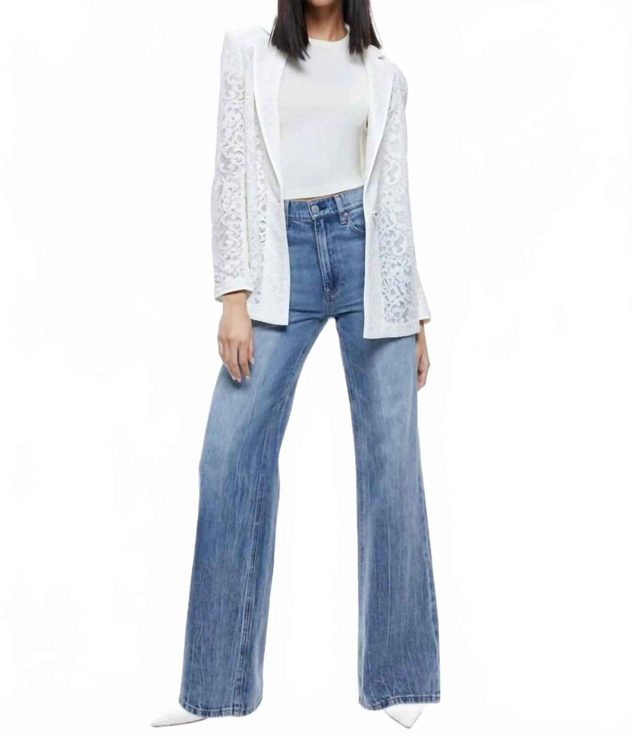 Judith Blazer In Off White A127