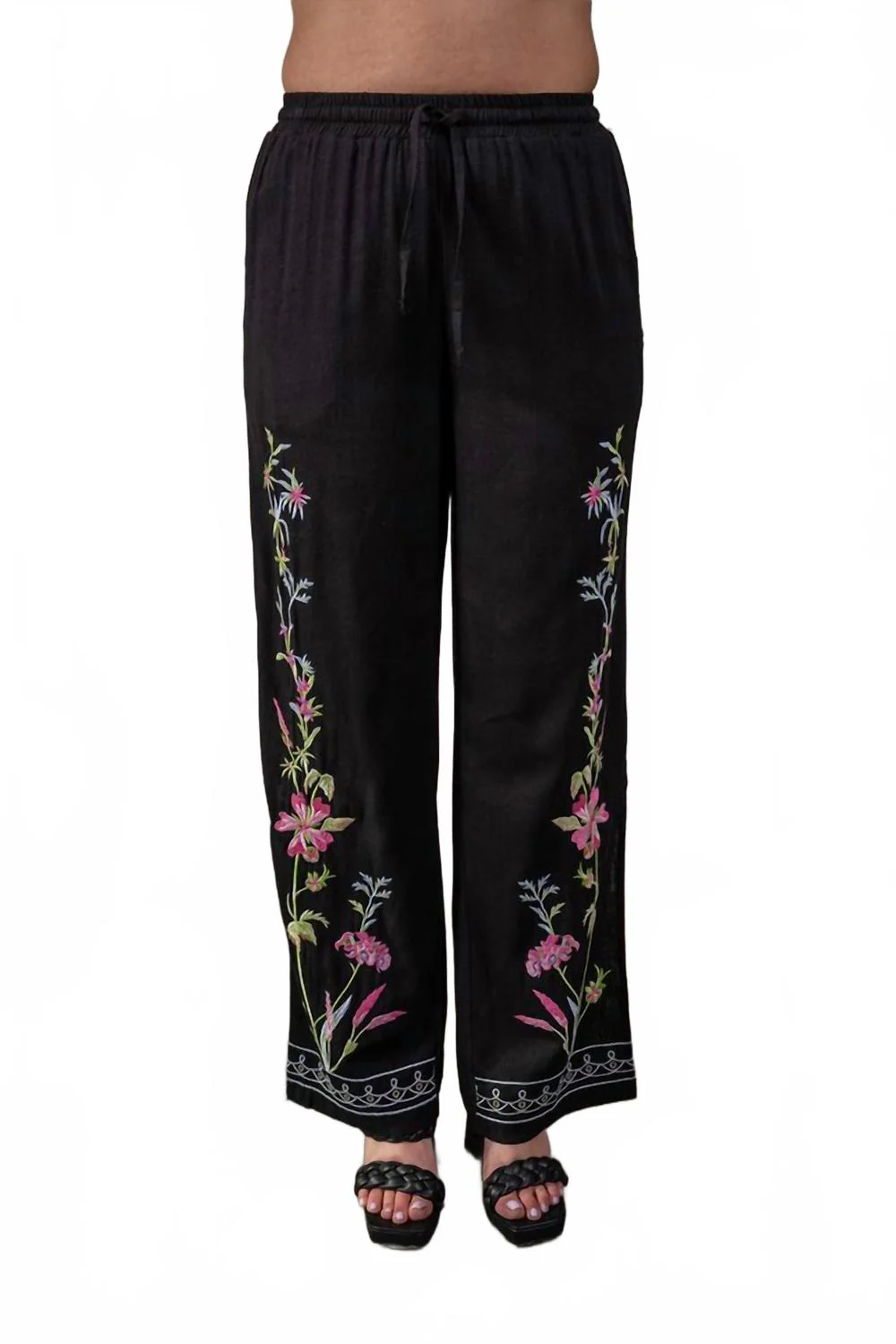 Women's Embroidered Split Leg Pant In Black