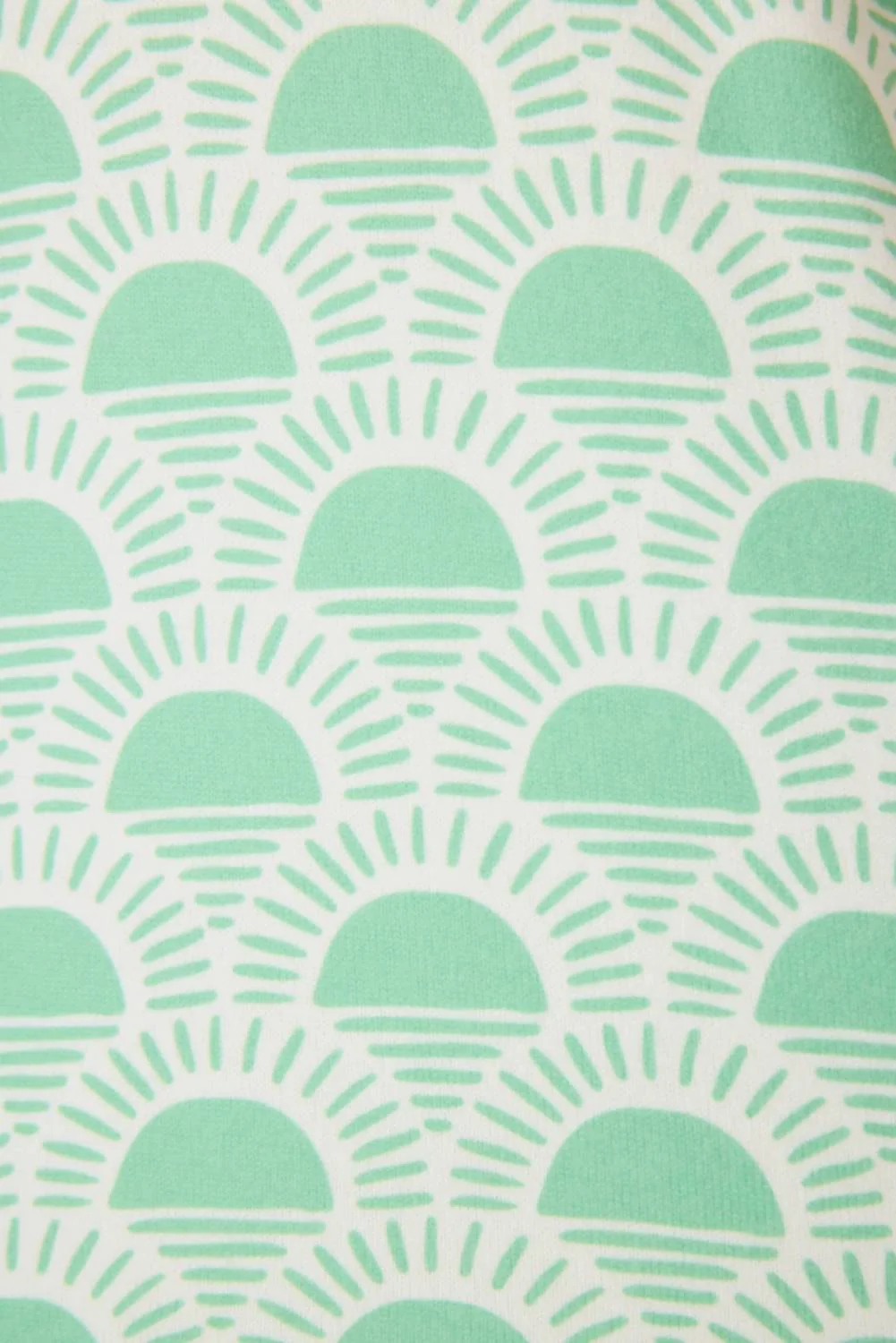 Peachy Party Courtside Long Sleeve Top In Spring Green