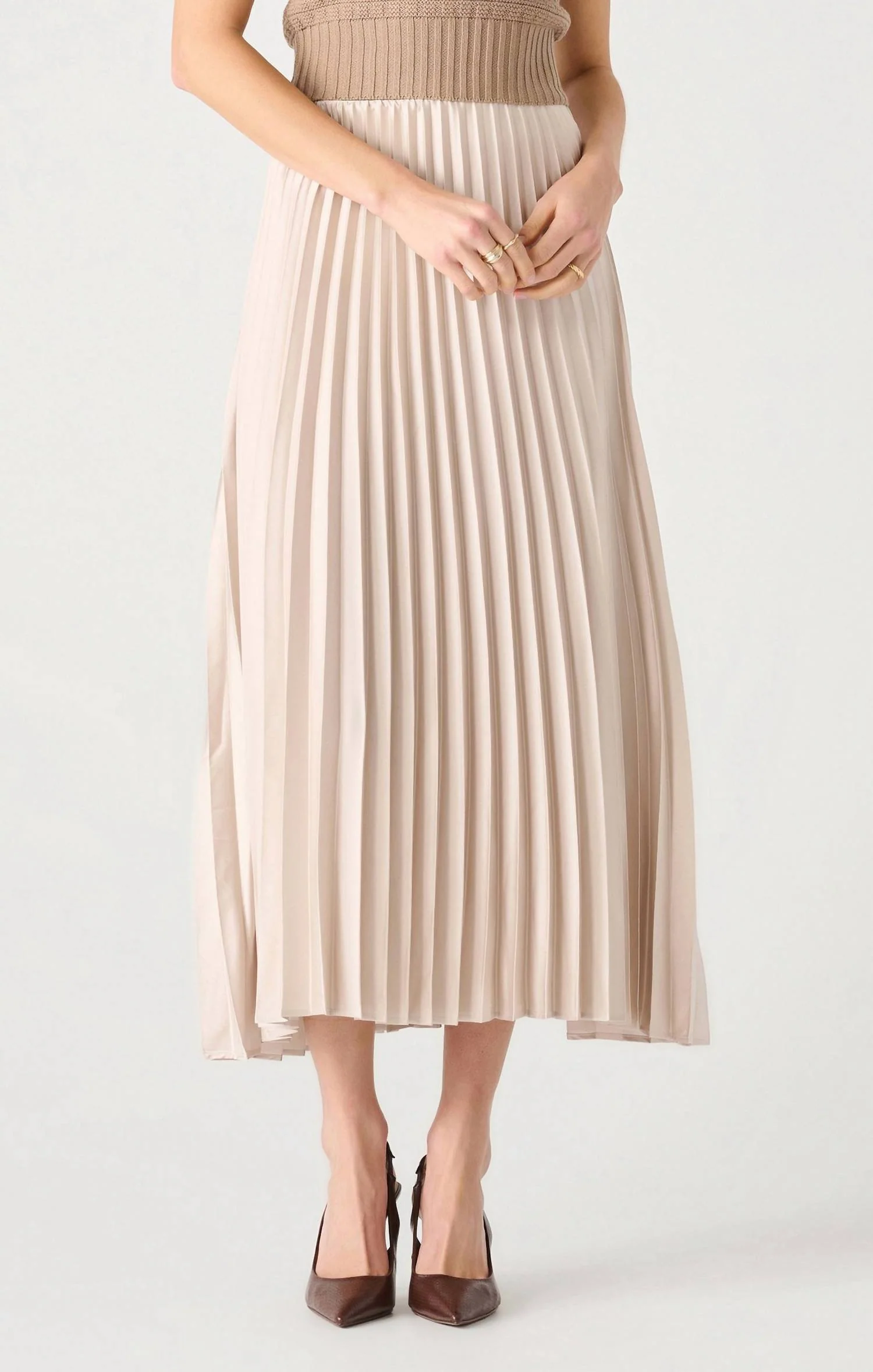 Pleated Midi Skirt In Champagne