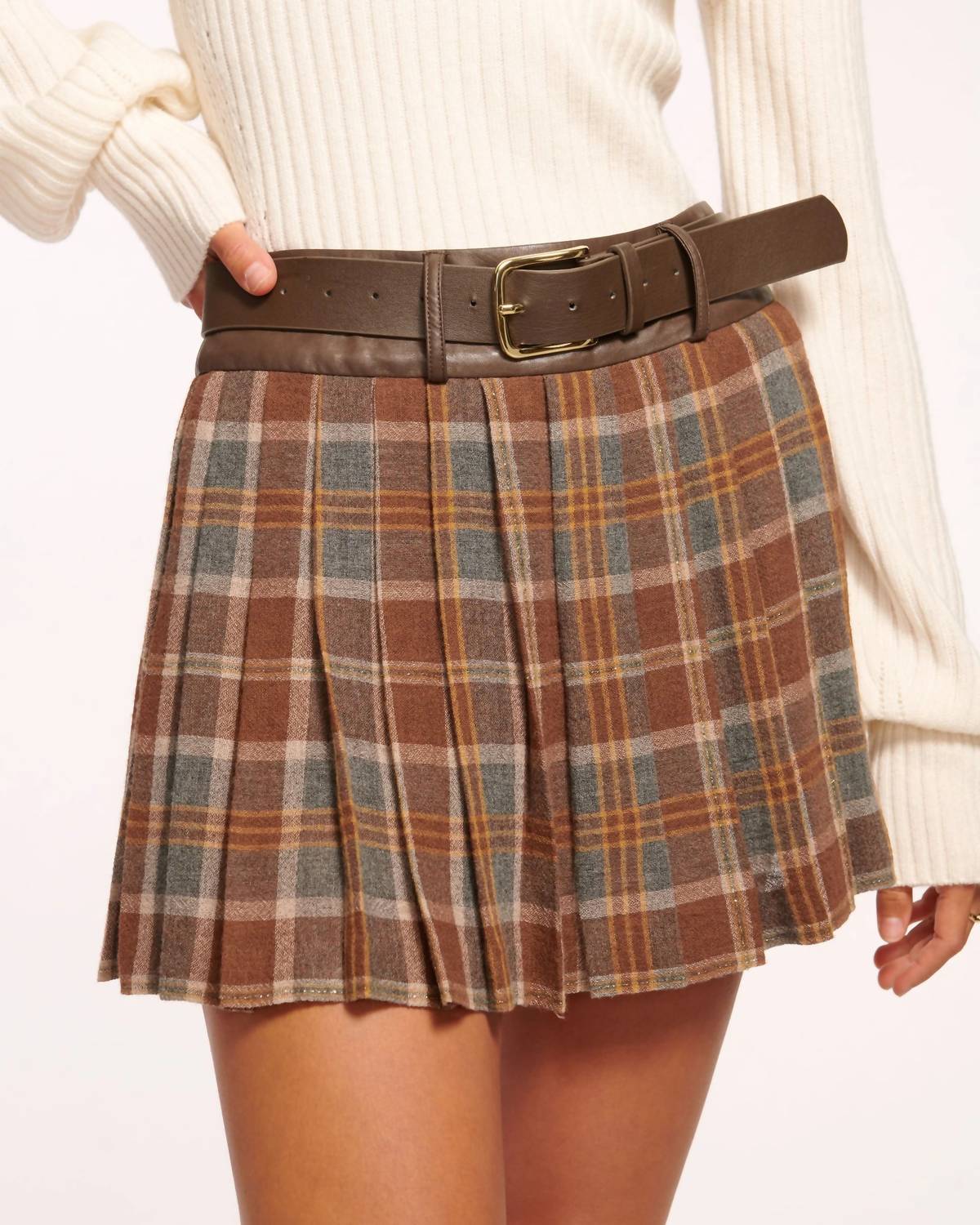 Derrick Pleated Belted Mini Skirt In Saddle Plaid