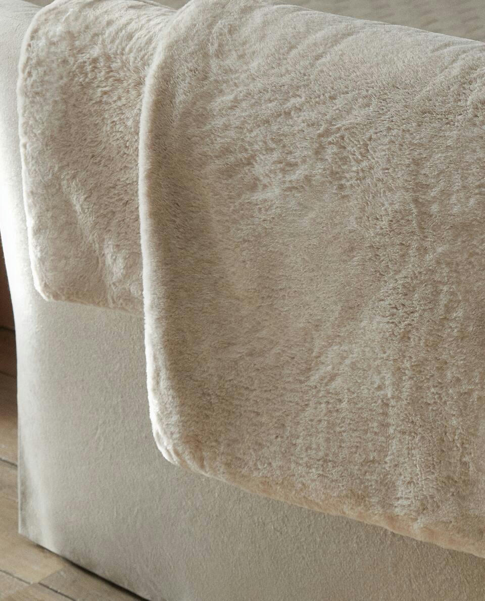 FUR BLANKET